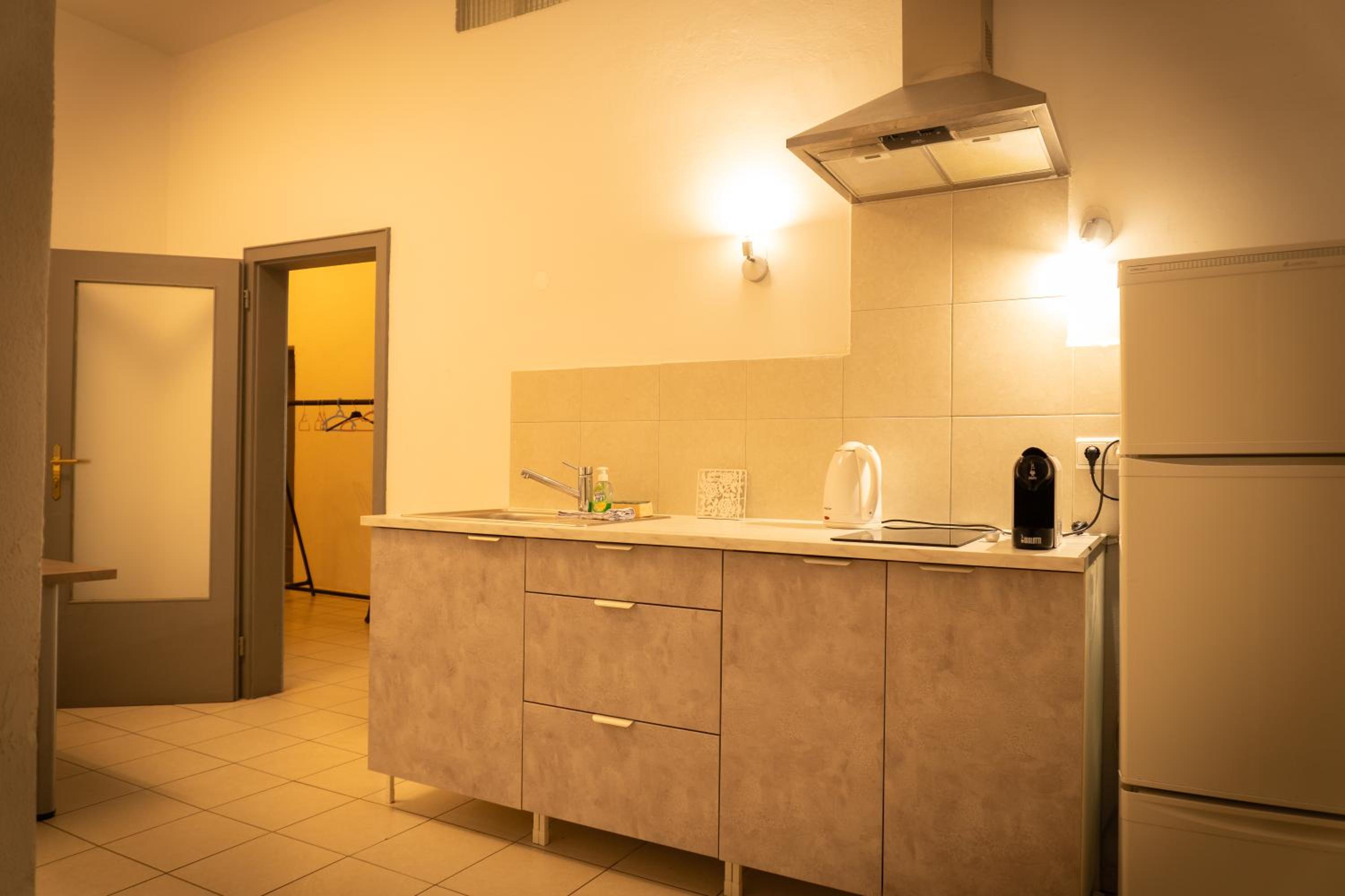 Deluxe One-Bedroom Apartment with City View photo 3