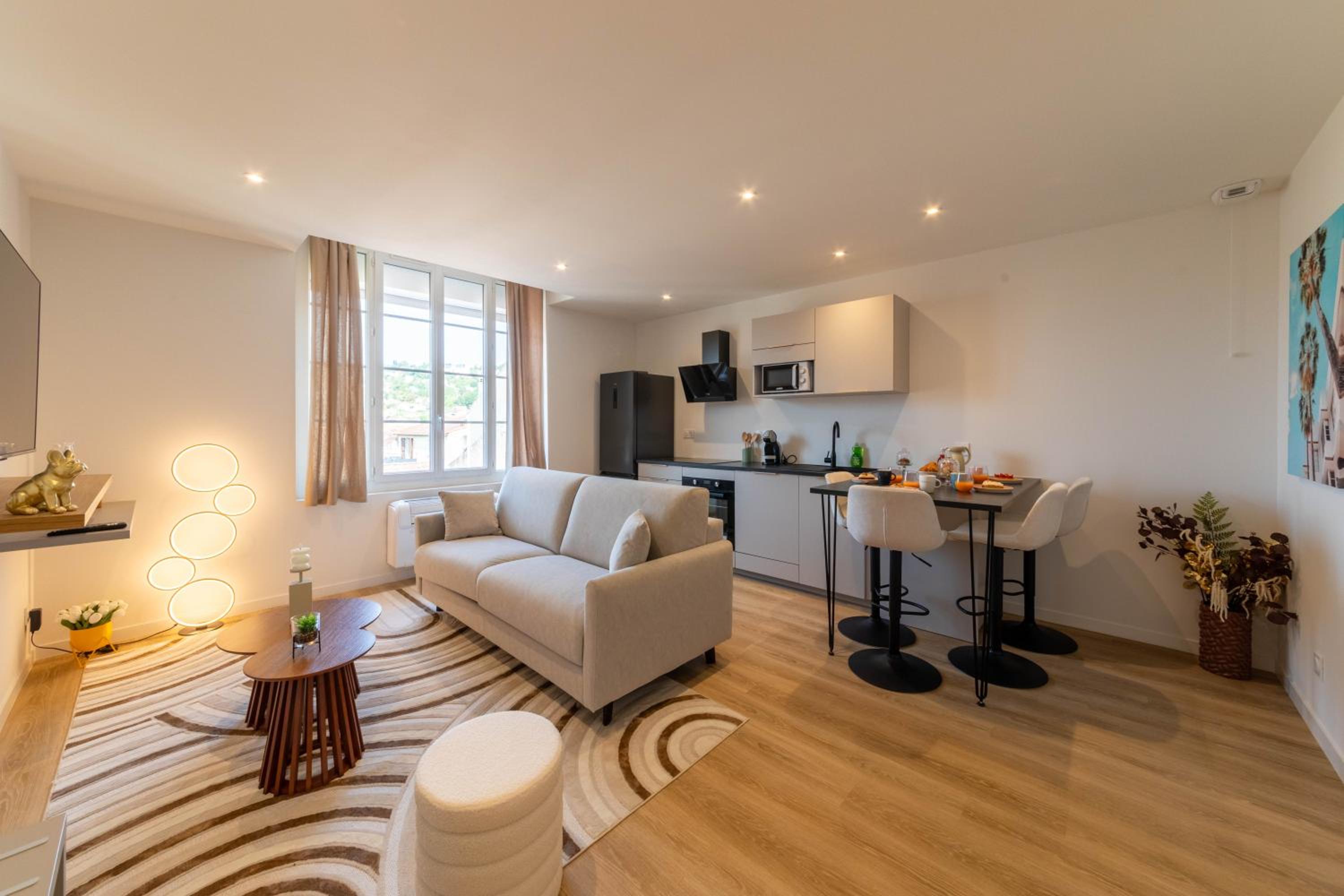 One-Bedroom Apartment