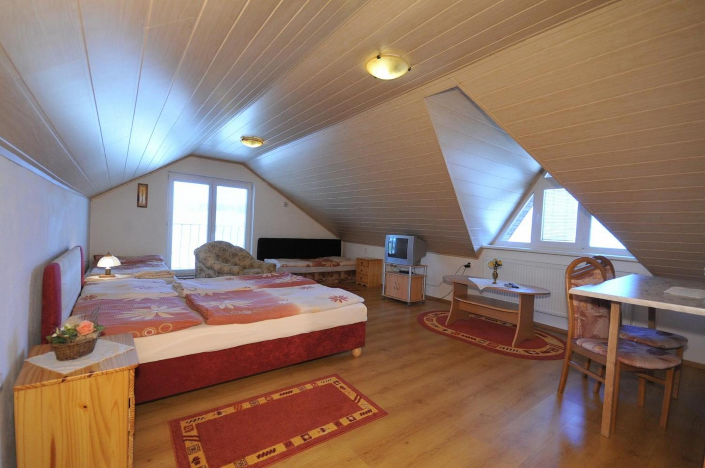 Family Apartment with Private Bathroom photo 2