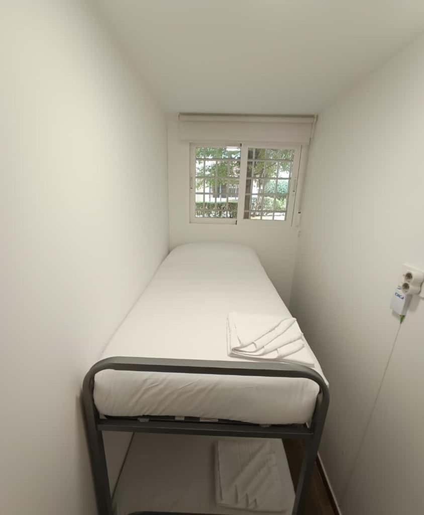 Budget Twin Room photo 2