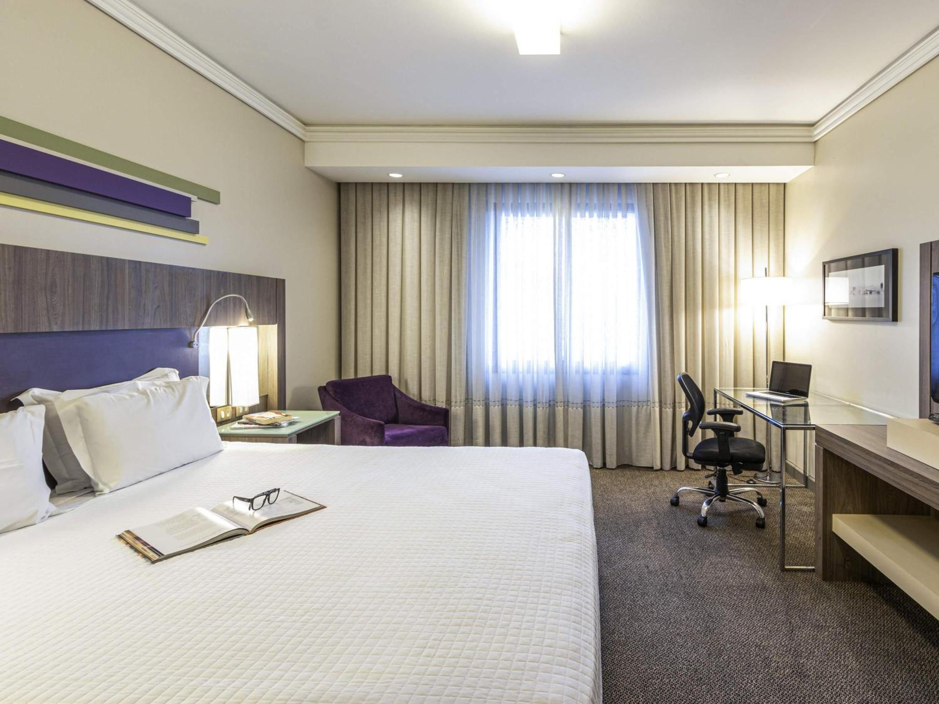 Luxury Room - One Queen Bed - Photo 5