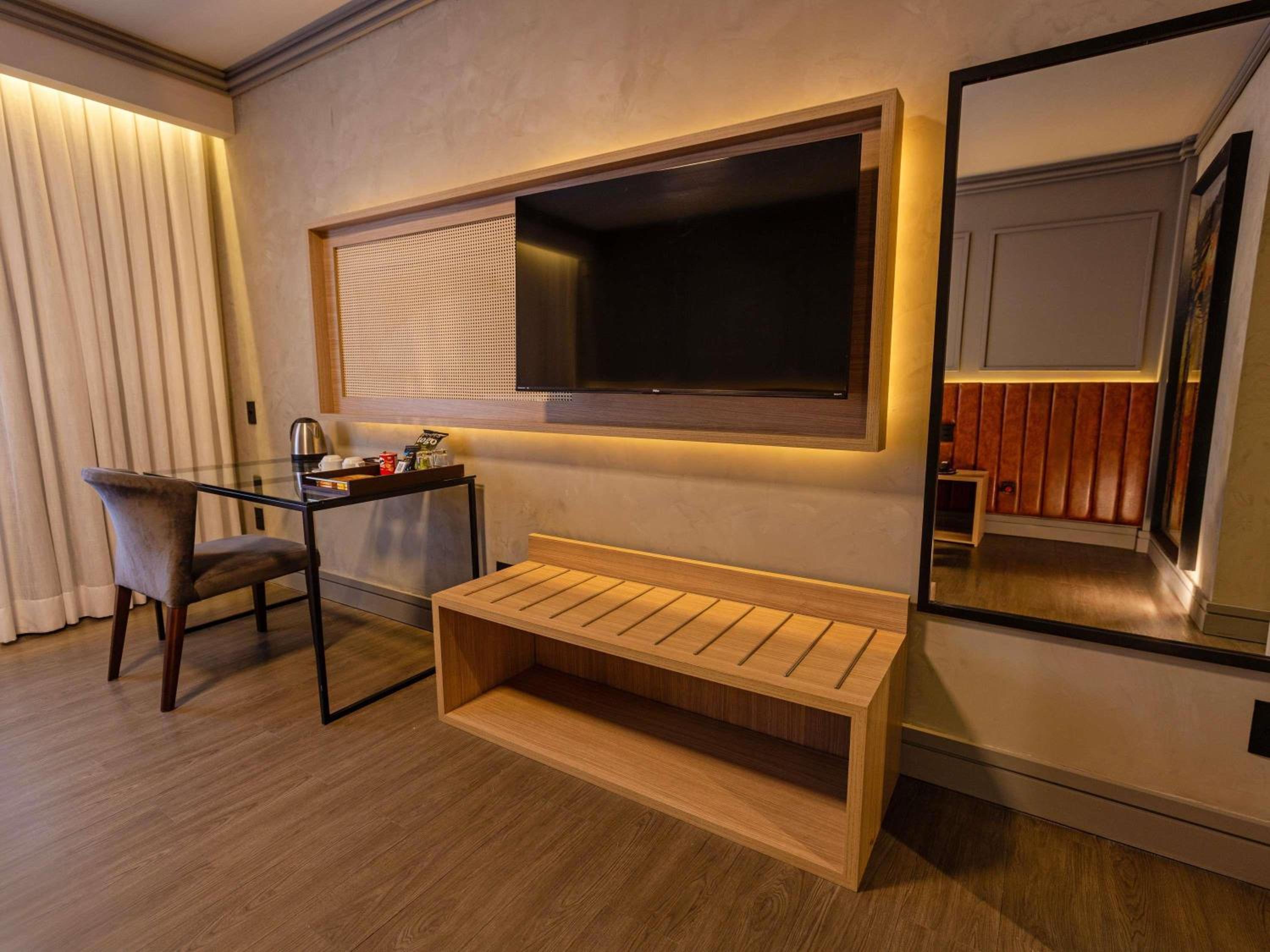 Adapted Premium Deluxe Double Room  - Photo 2