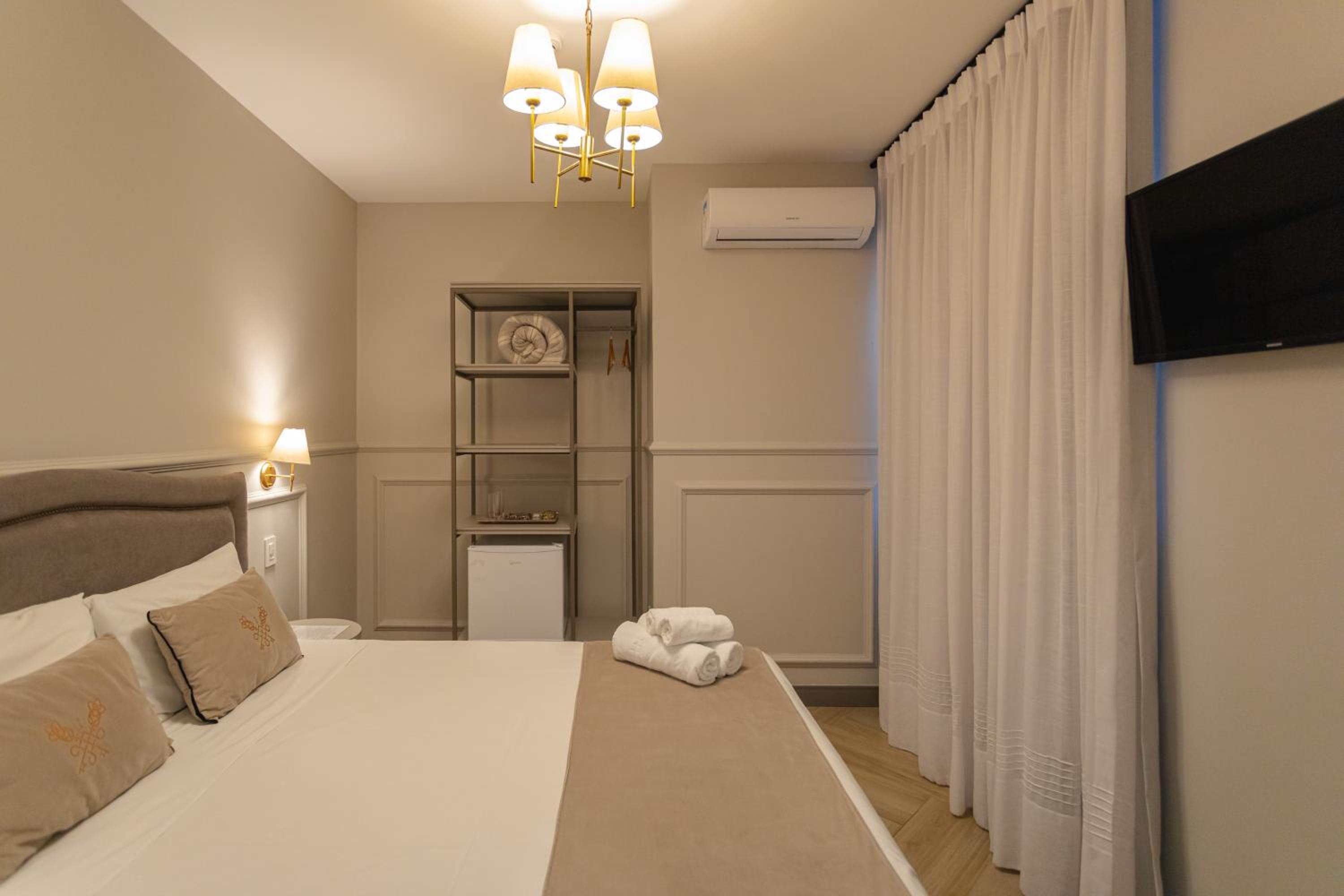 Queen Suite photo 3