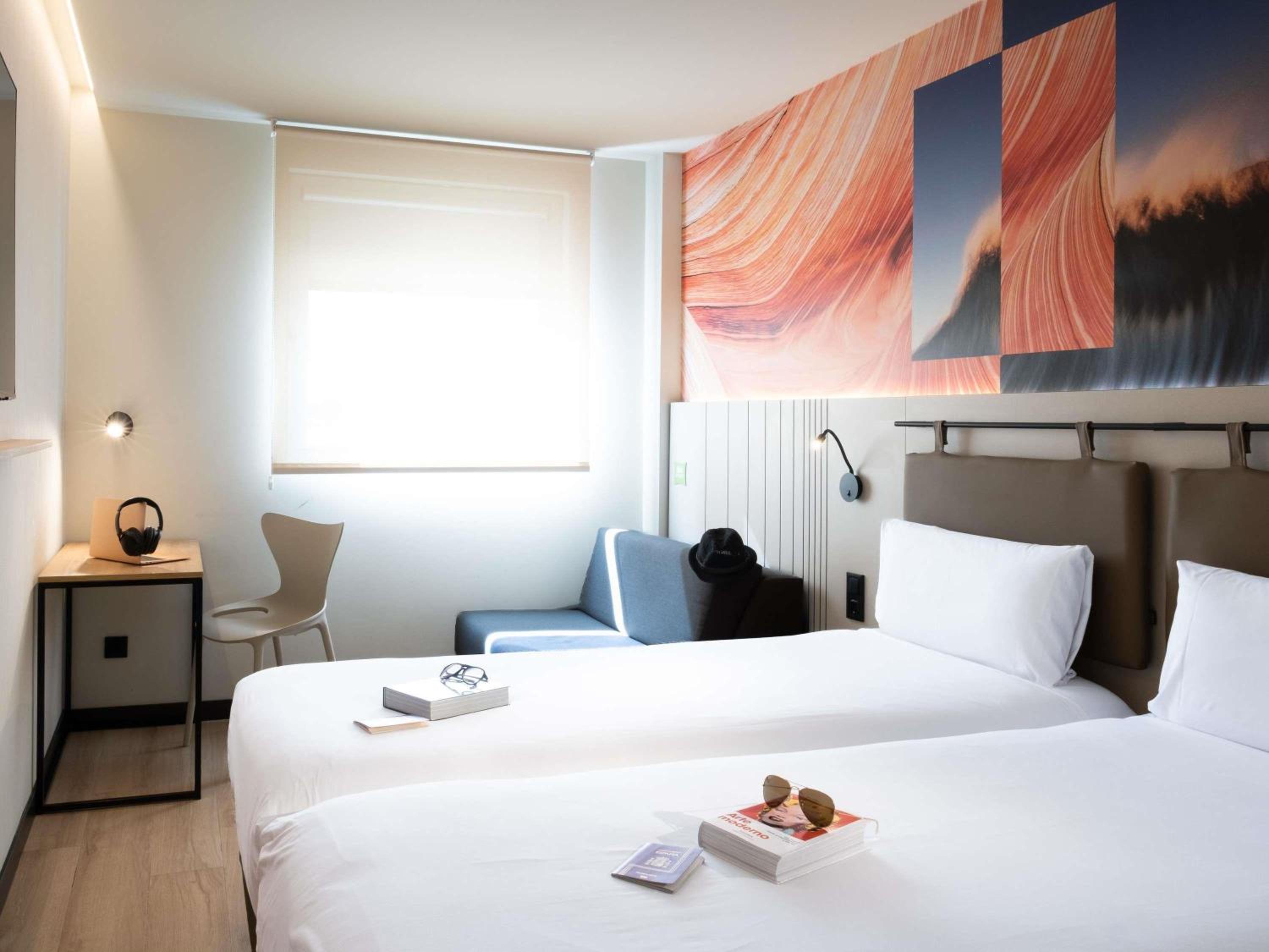 Standard Twin Room - Photo 3