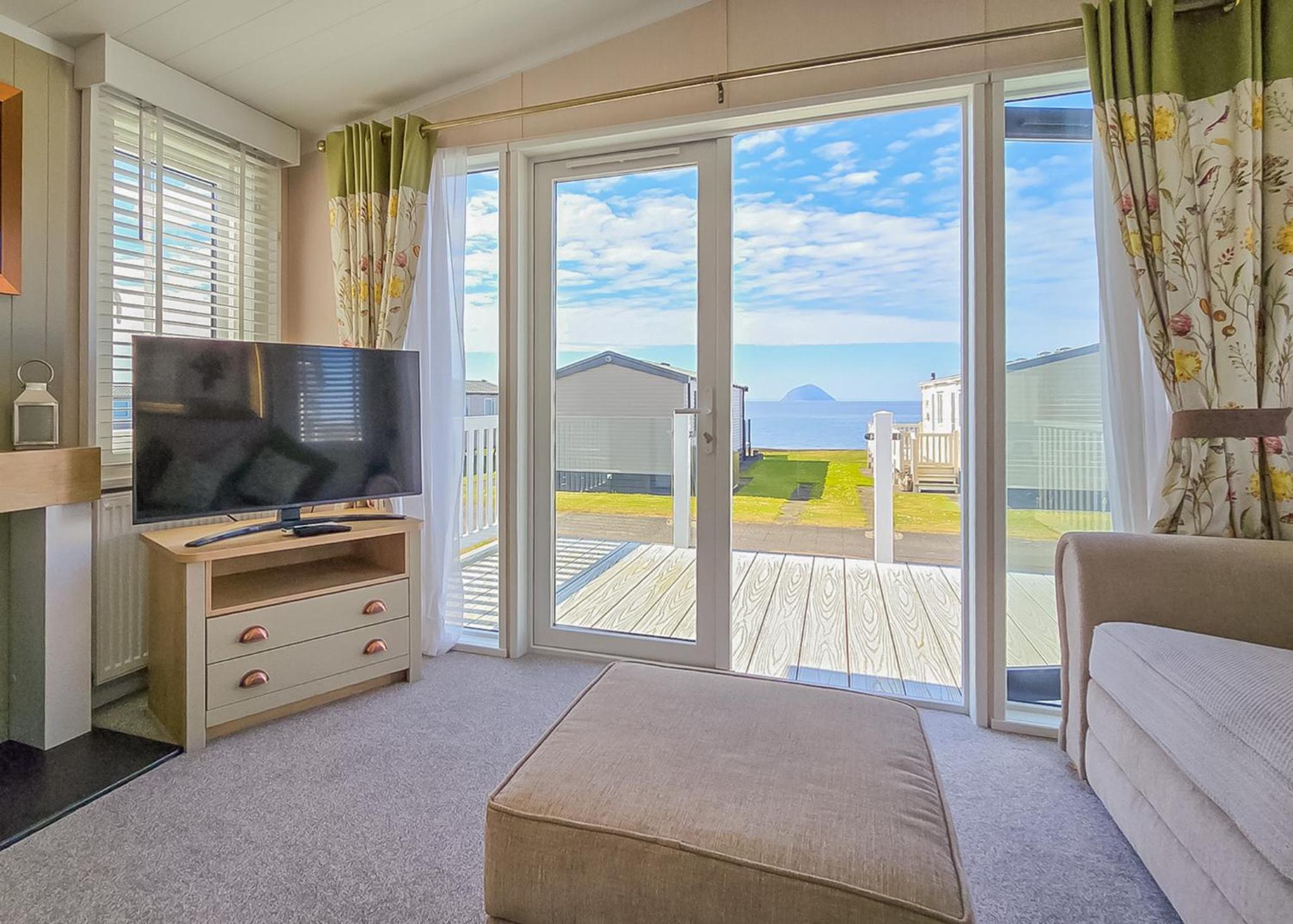 Two-Bedroom Holiday Home 3 photo 2