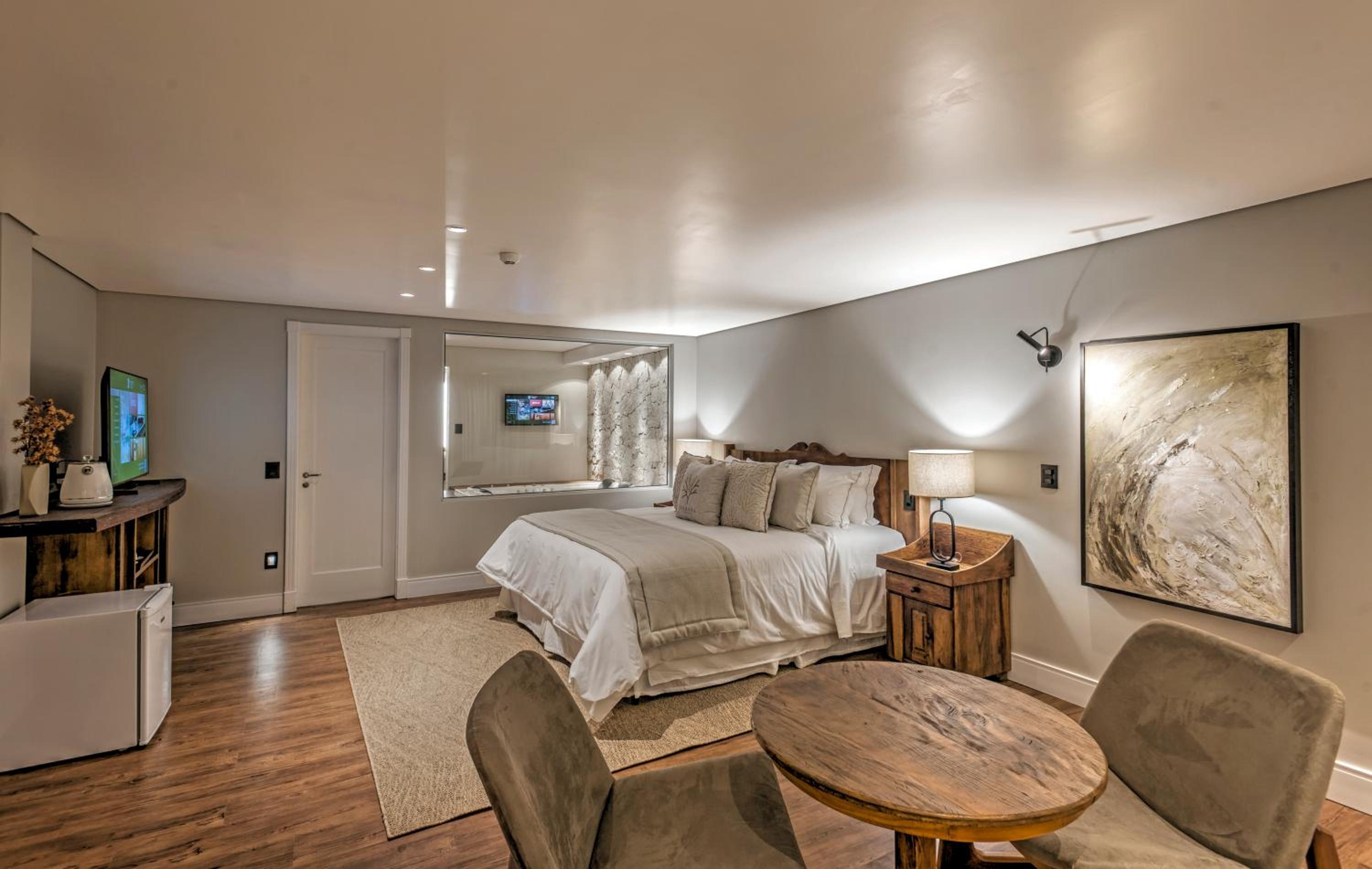 Deluxe King Suite
