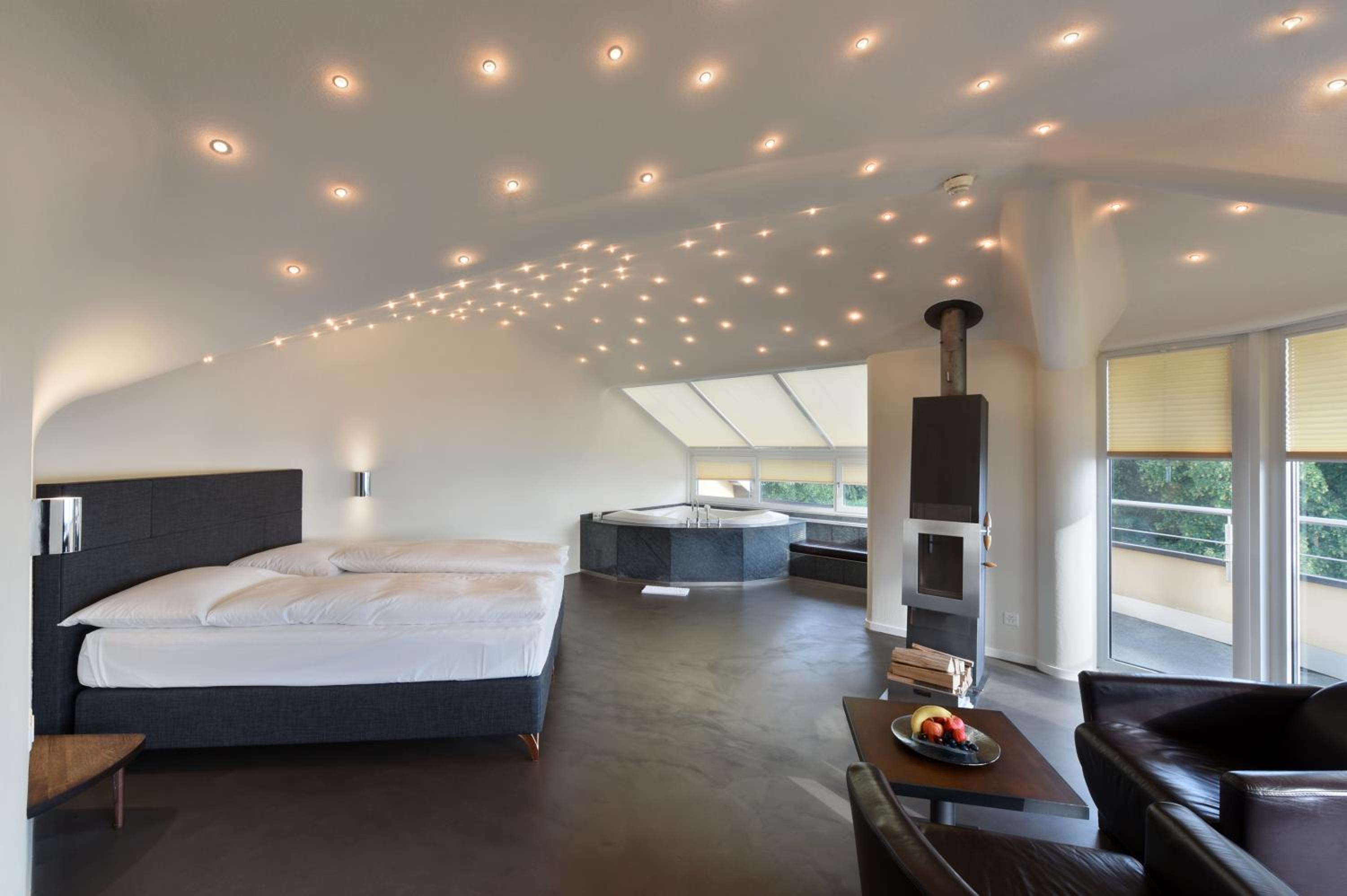 Tower Suite with City View - Photo 1