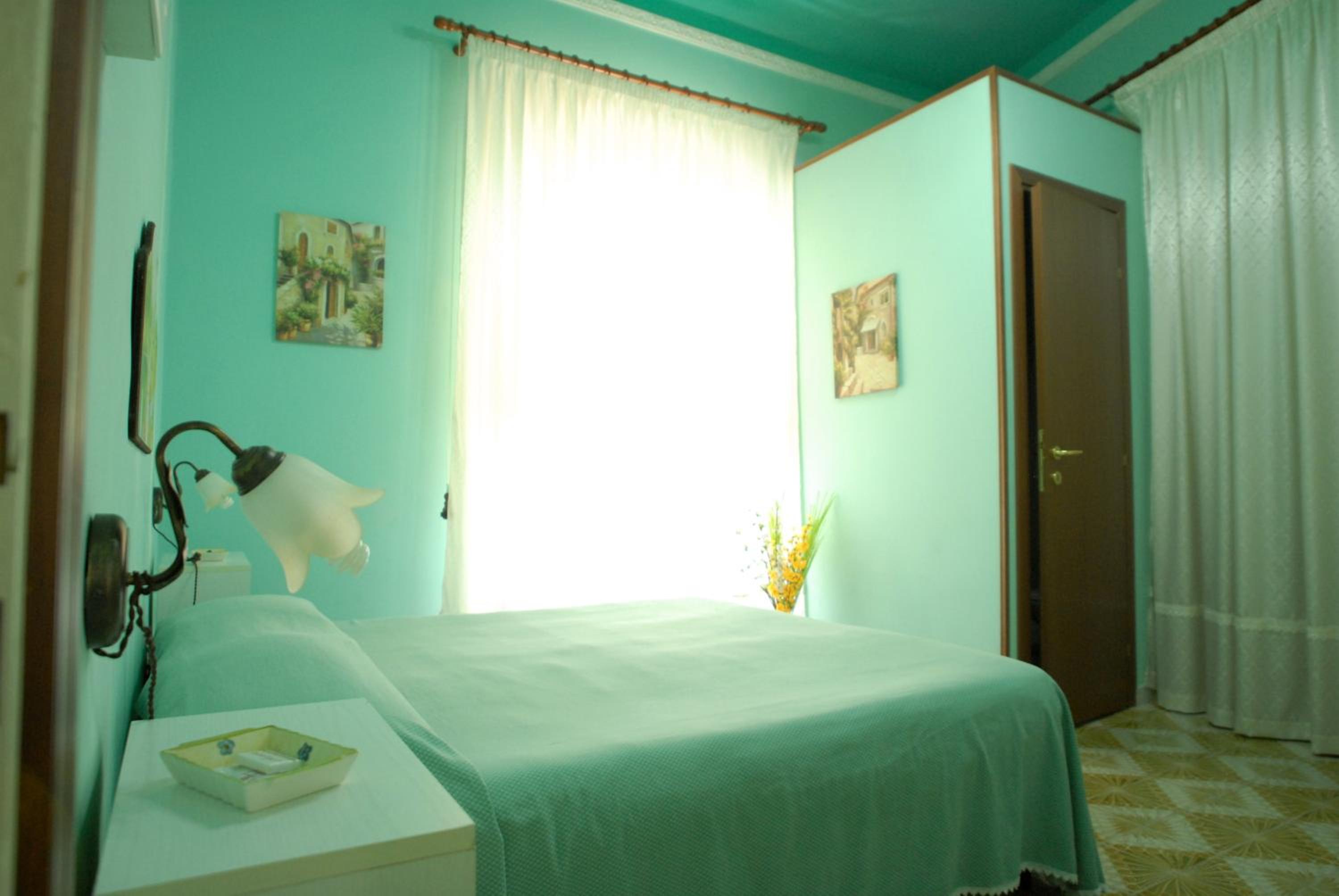 Double or Twin Room - Photo 11