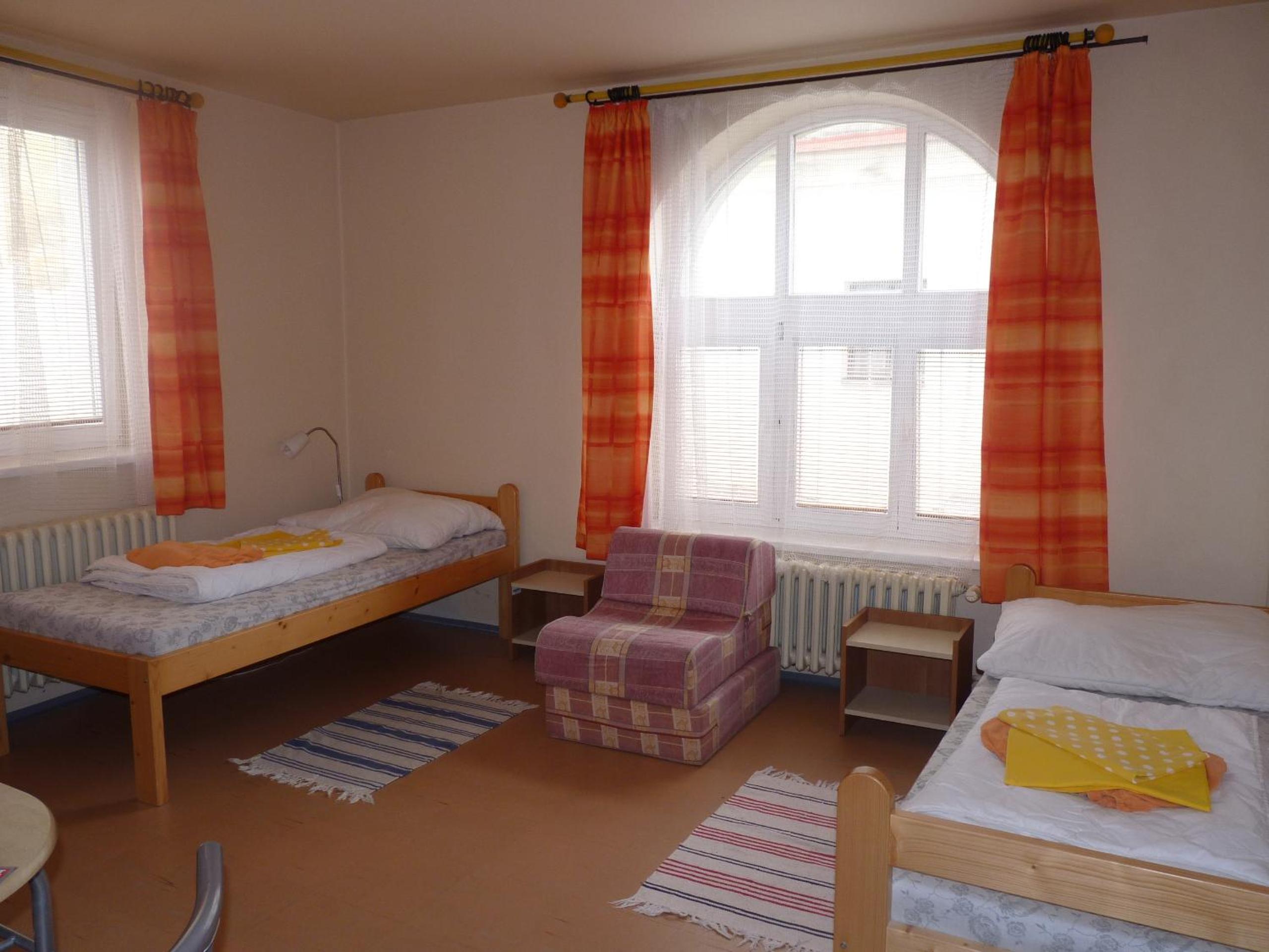 Standard Twin Room - Photo 4