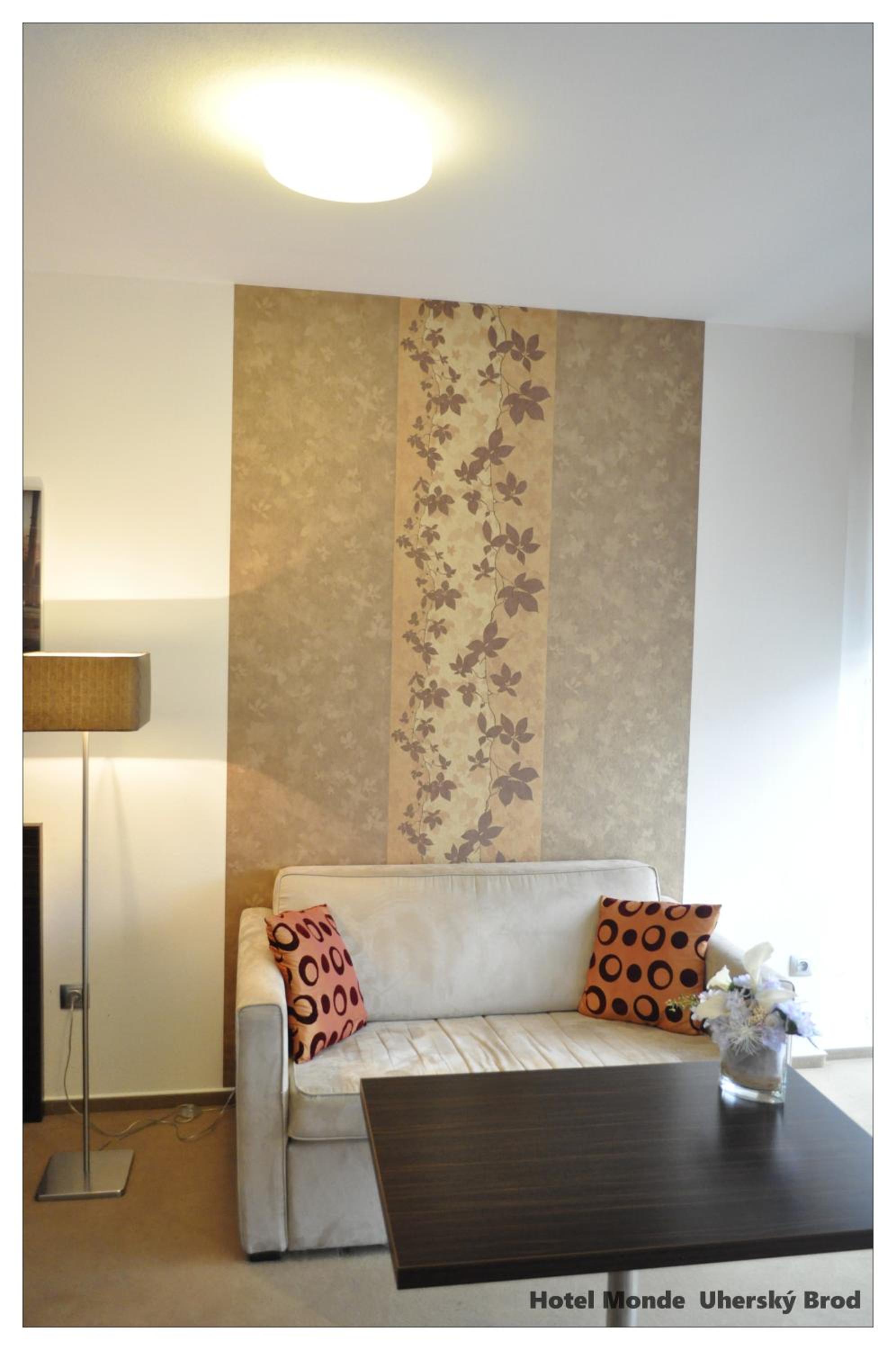 Suite - Photo 20