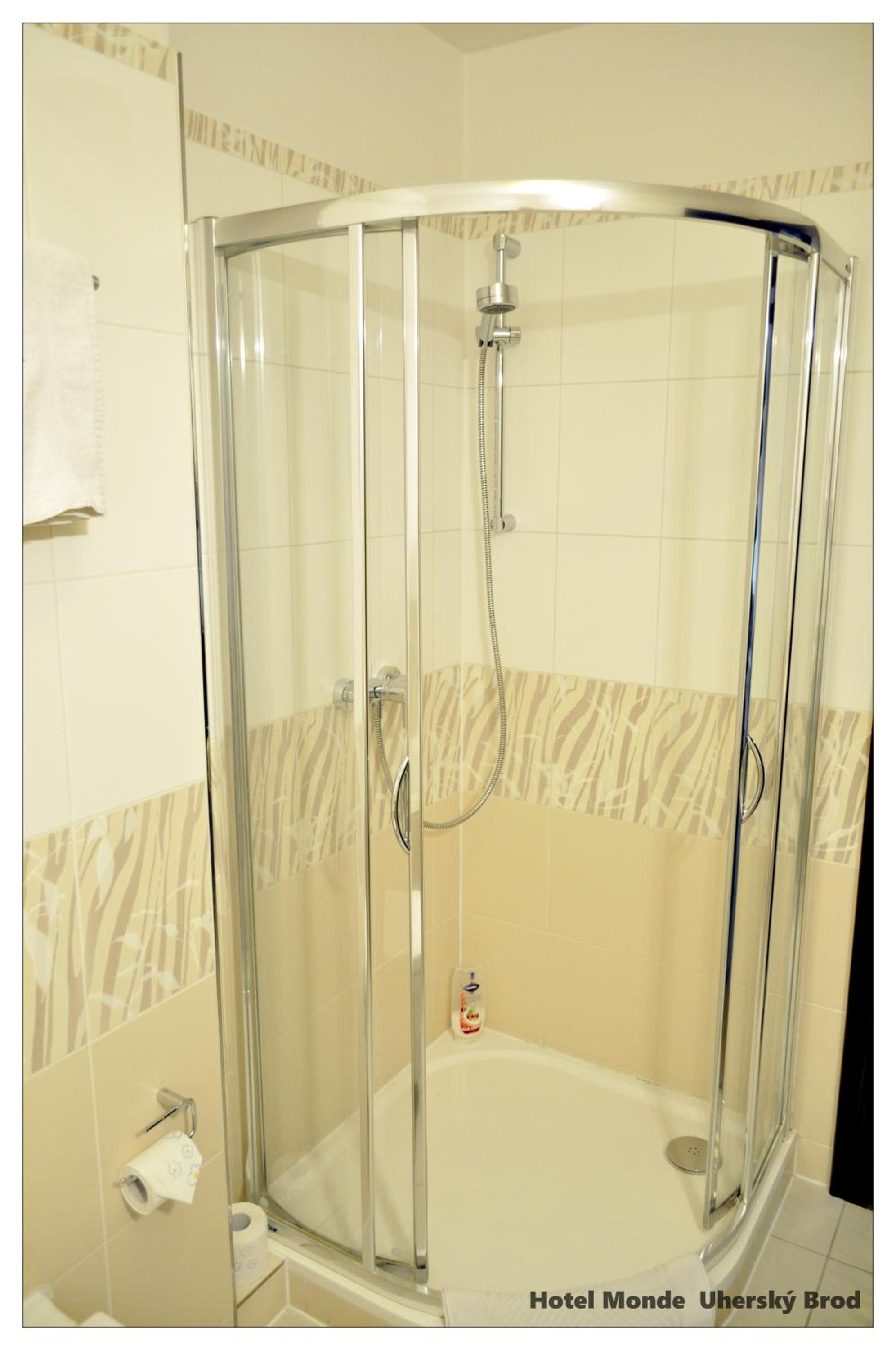 Suite - Photo 22