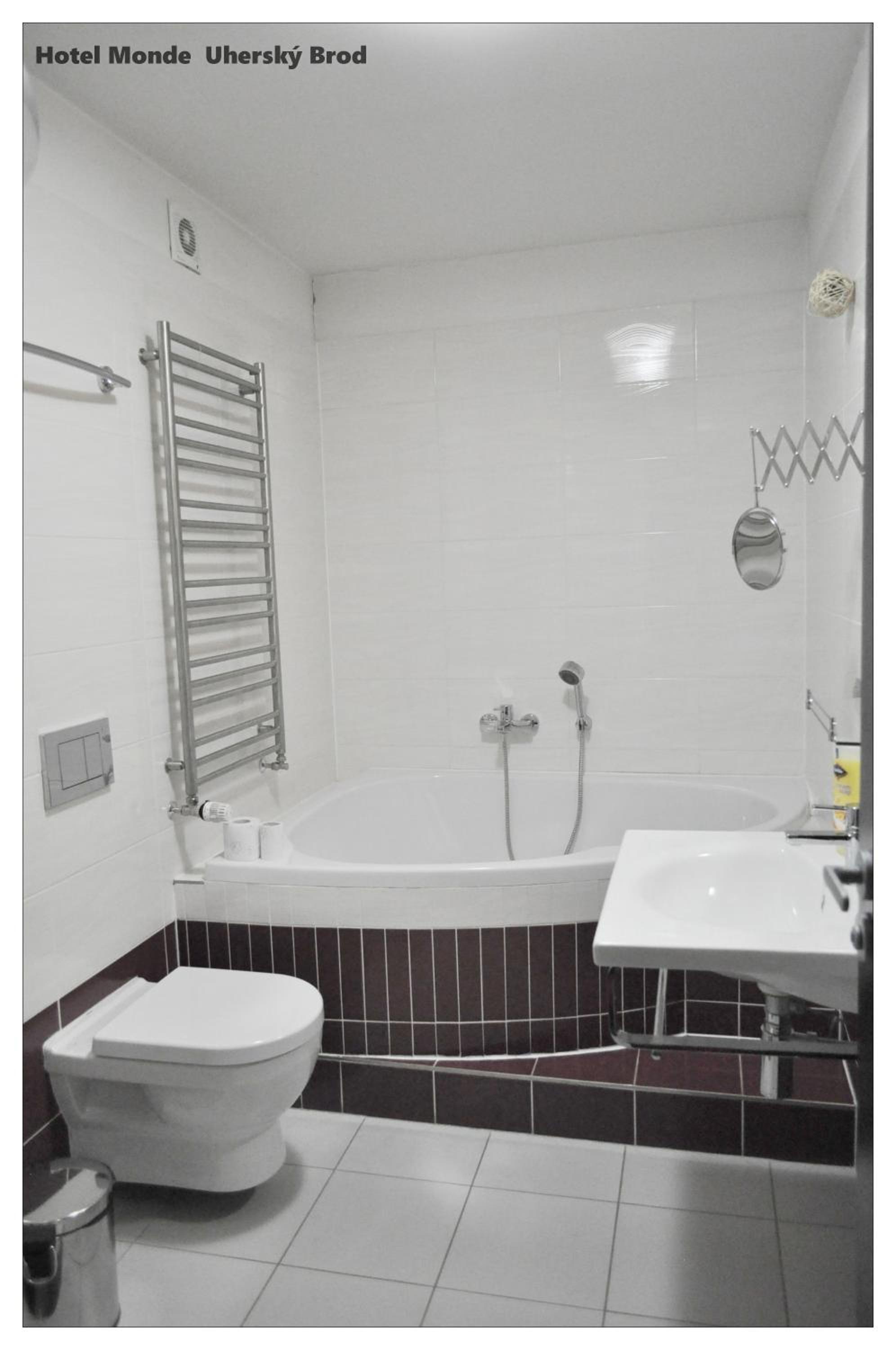 Suite - Photo 8