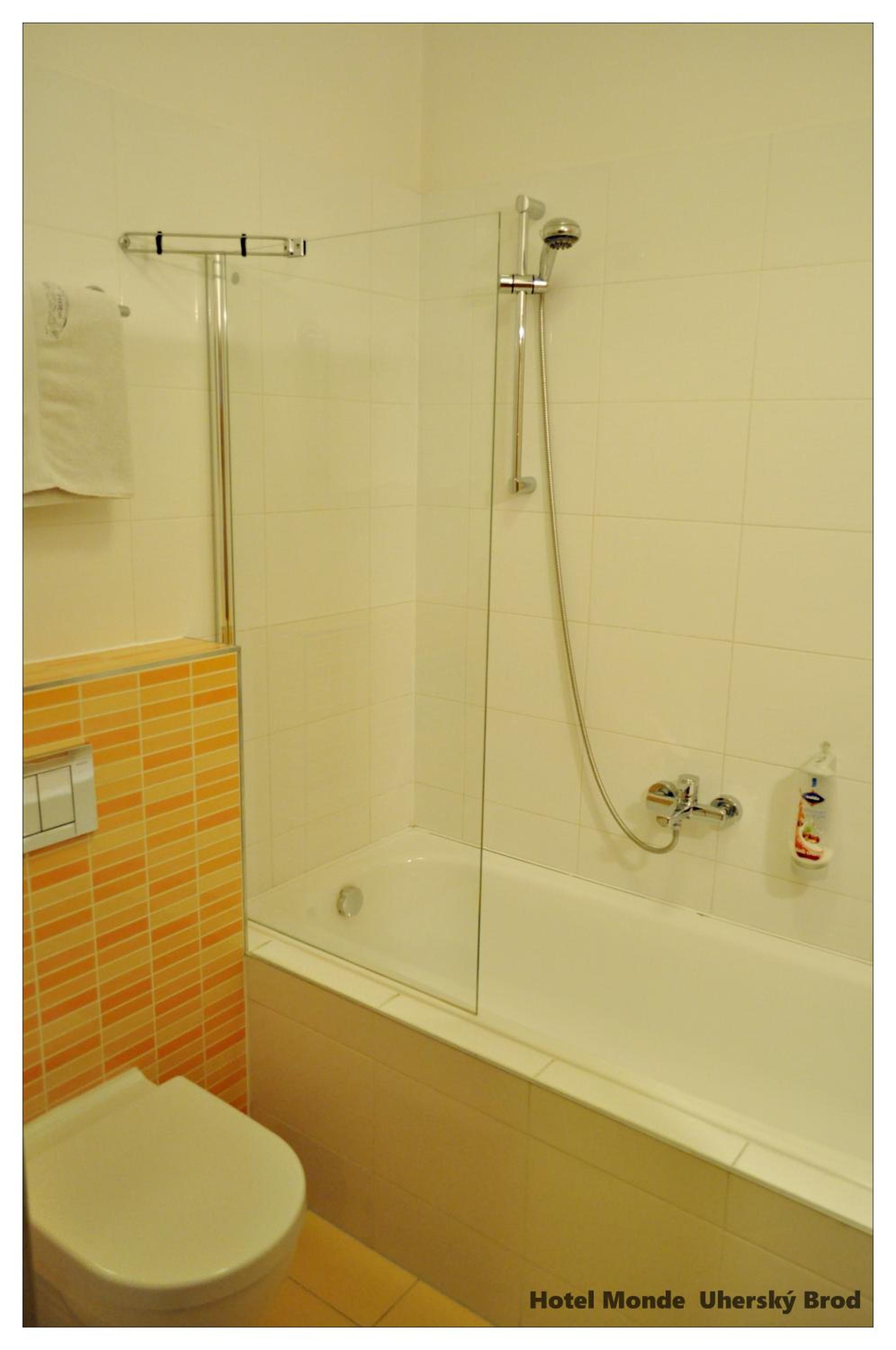 Double or Twin Room - Photo 2
