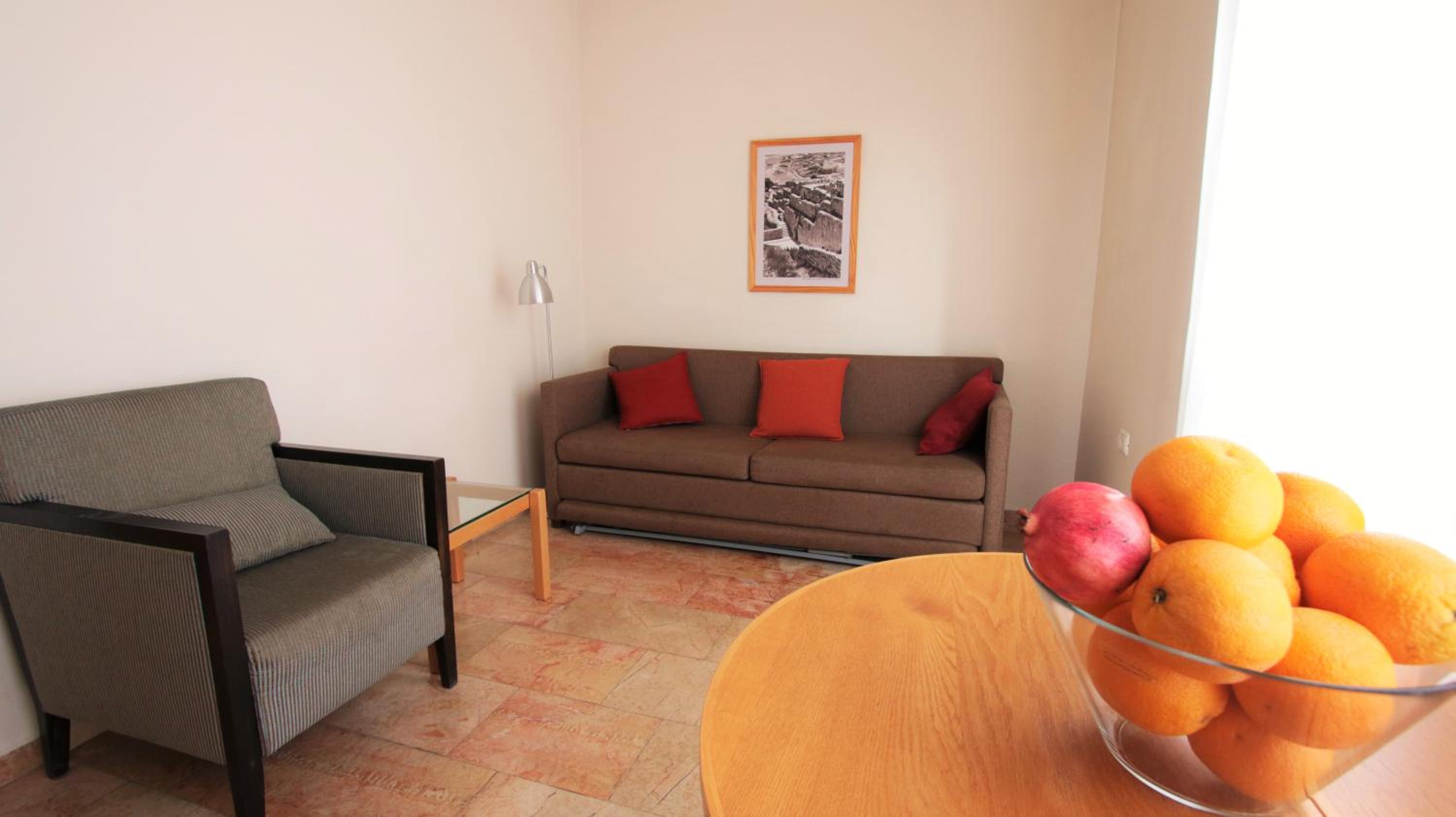 One-Bedroom Apartment with Balcony - Photo 3