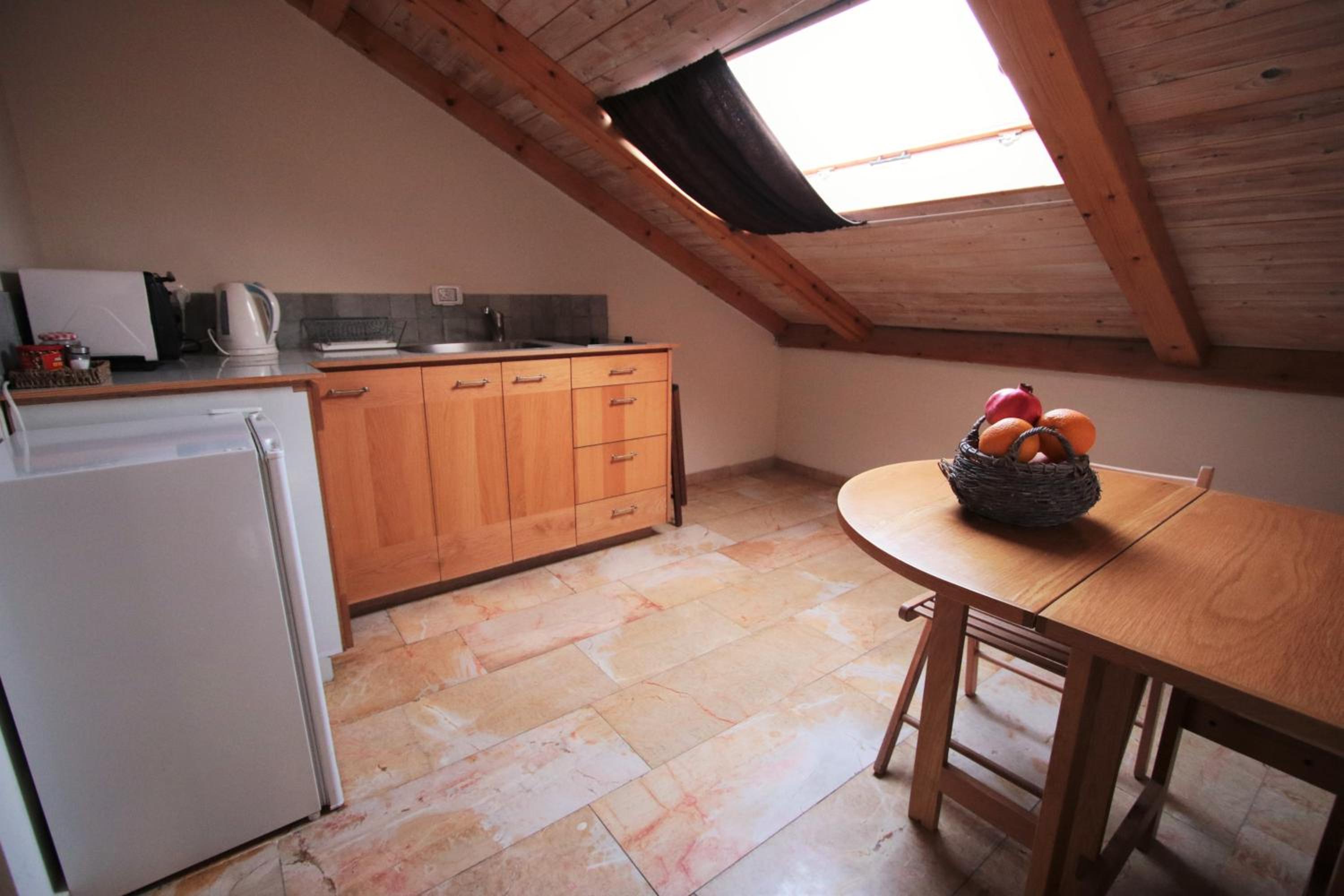 Family Studio with Mezzanine and Balcony - Photo 5