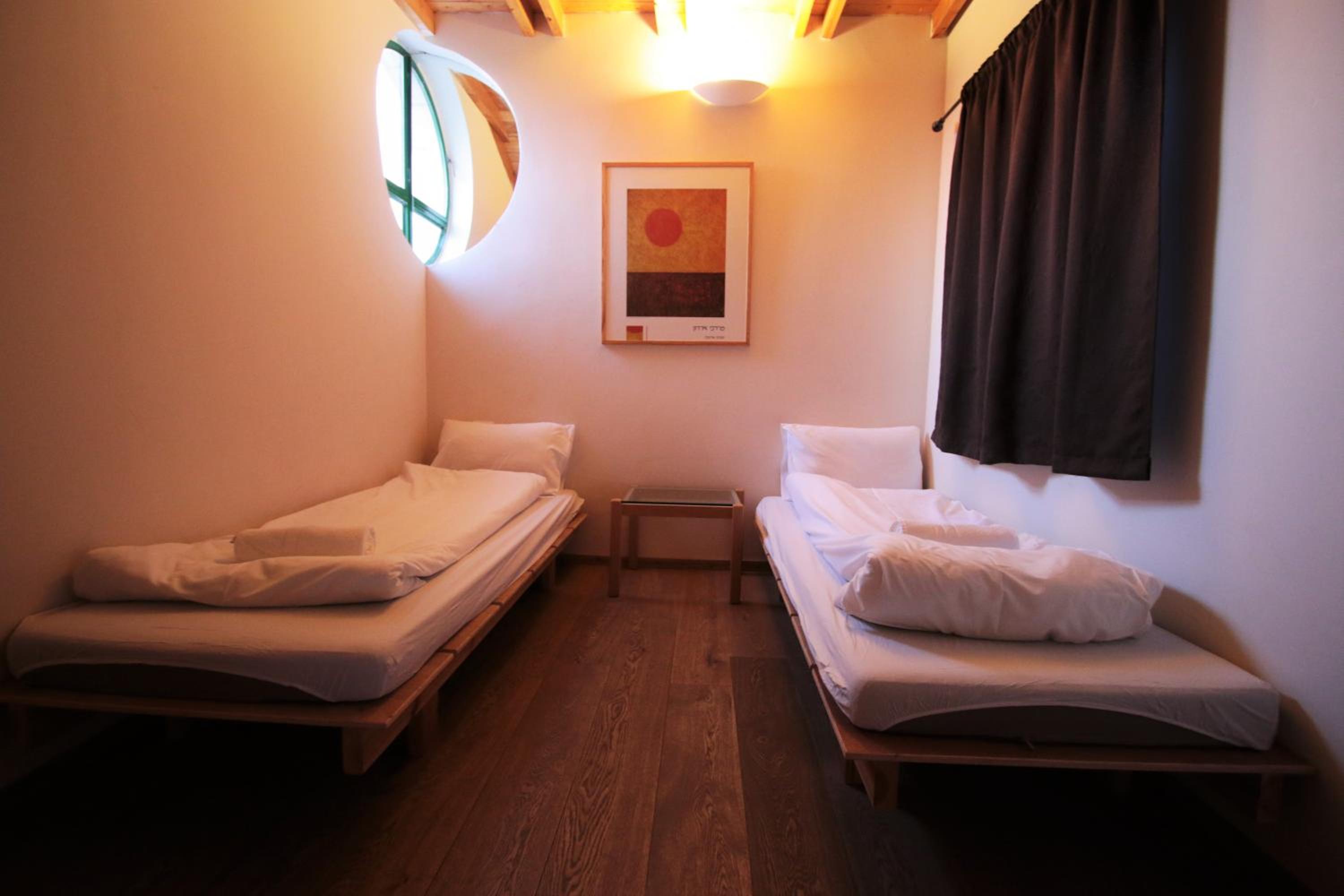 Family Studio with Mezzanine and Balcony - Photo 2