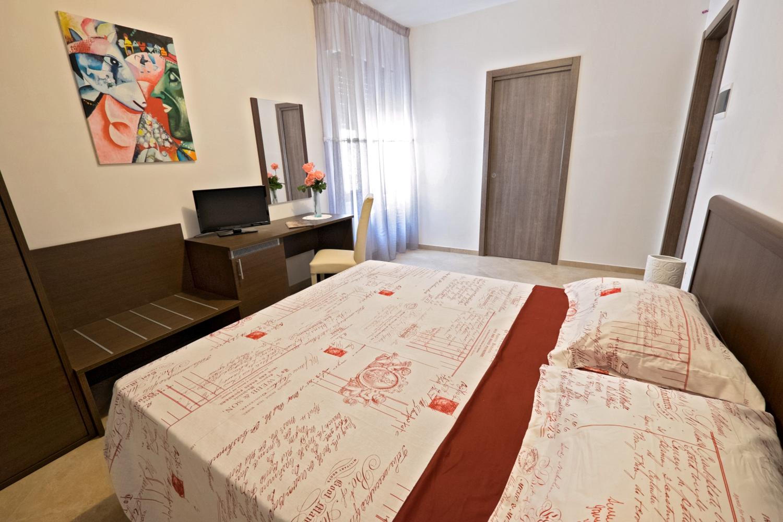Double or Twin Room photo 3