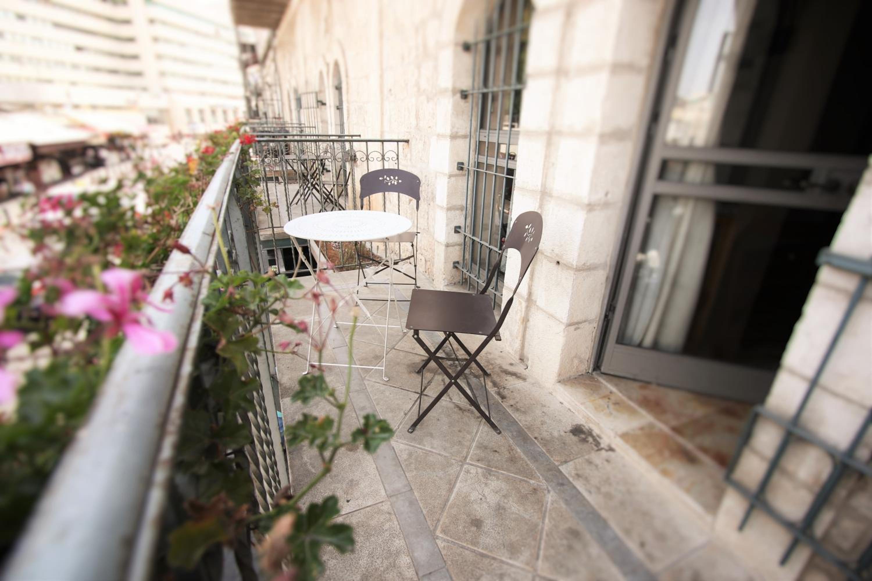 Superior One-Bedroom Apartment with Balcony - Photo 8