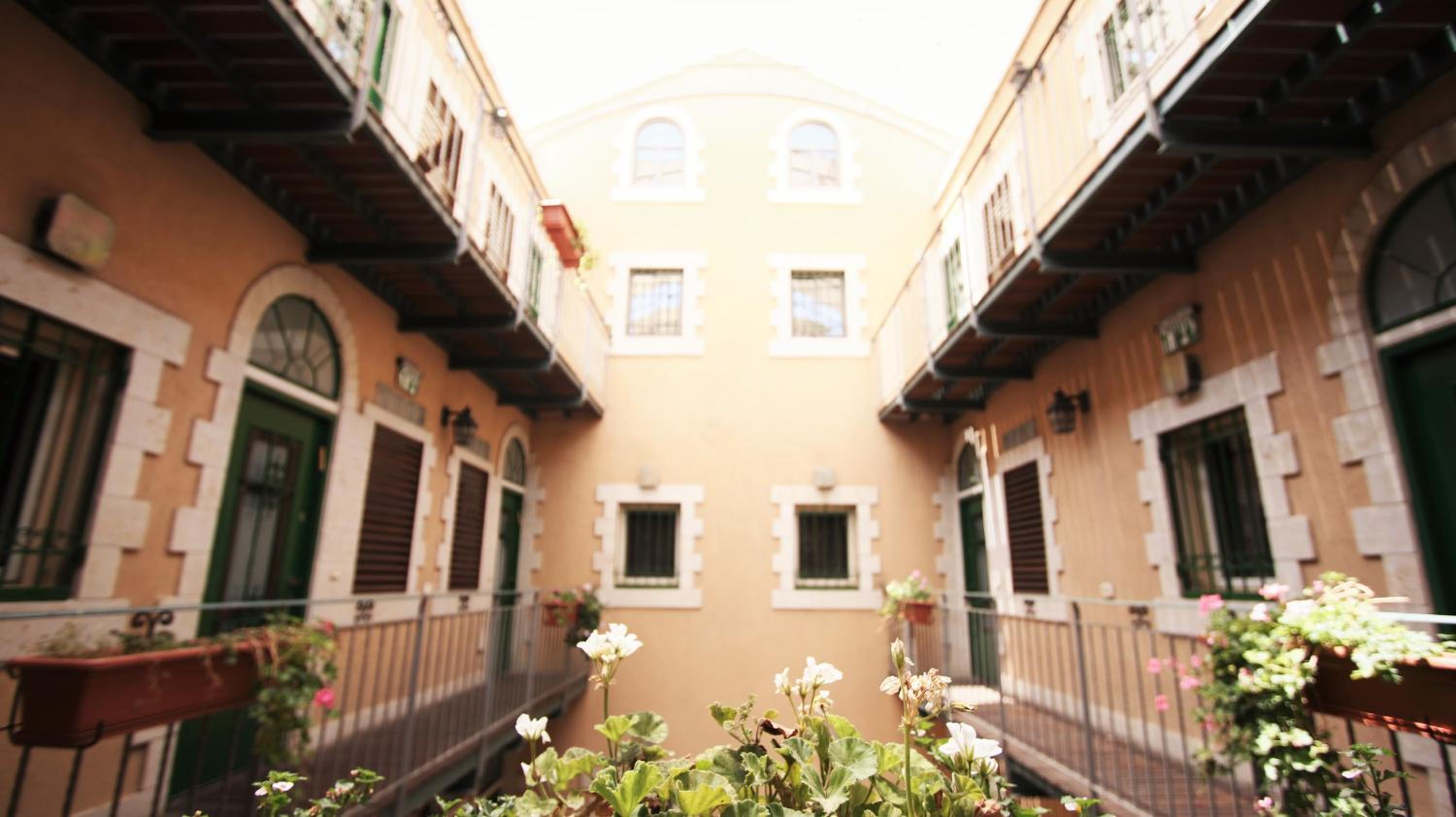 One-Bedroom Apartment with Balcony - Photo 6