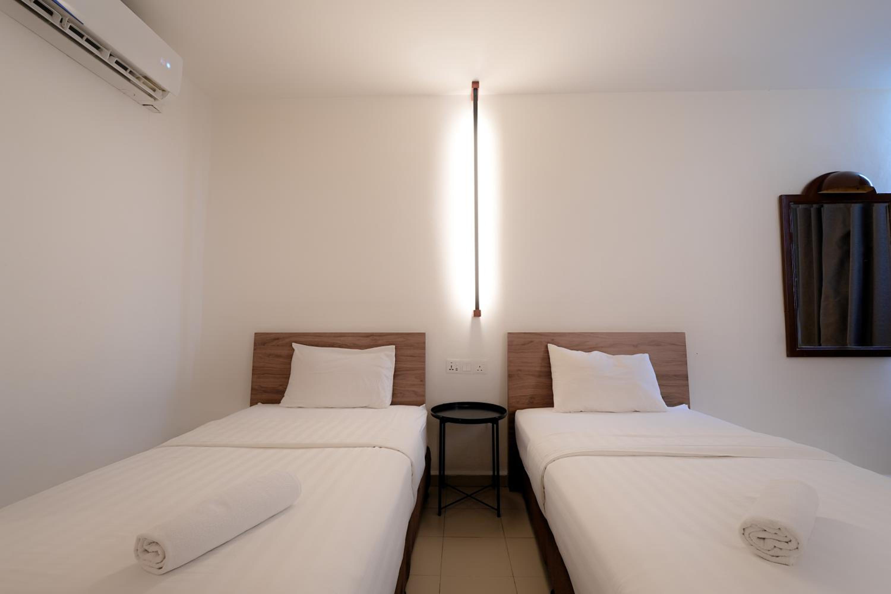 Standard Twin Room - Photo 2