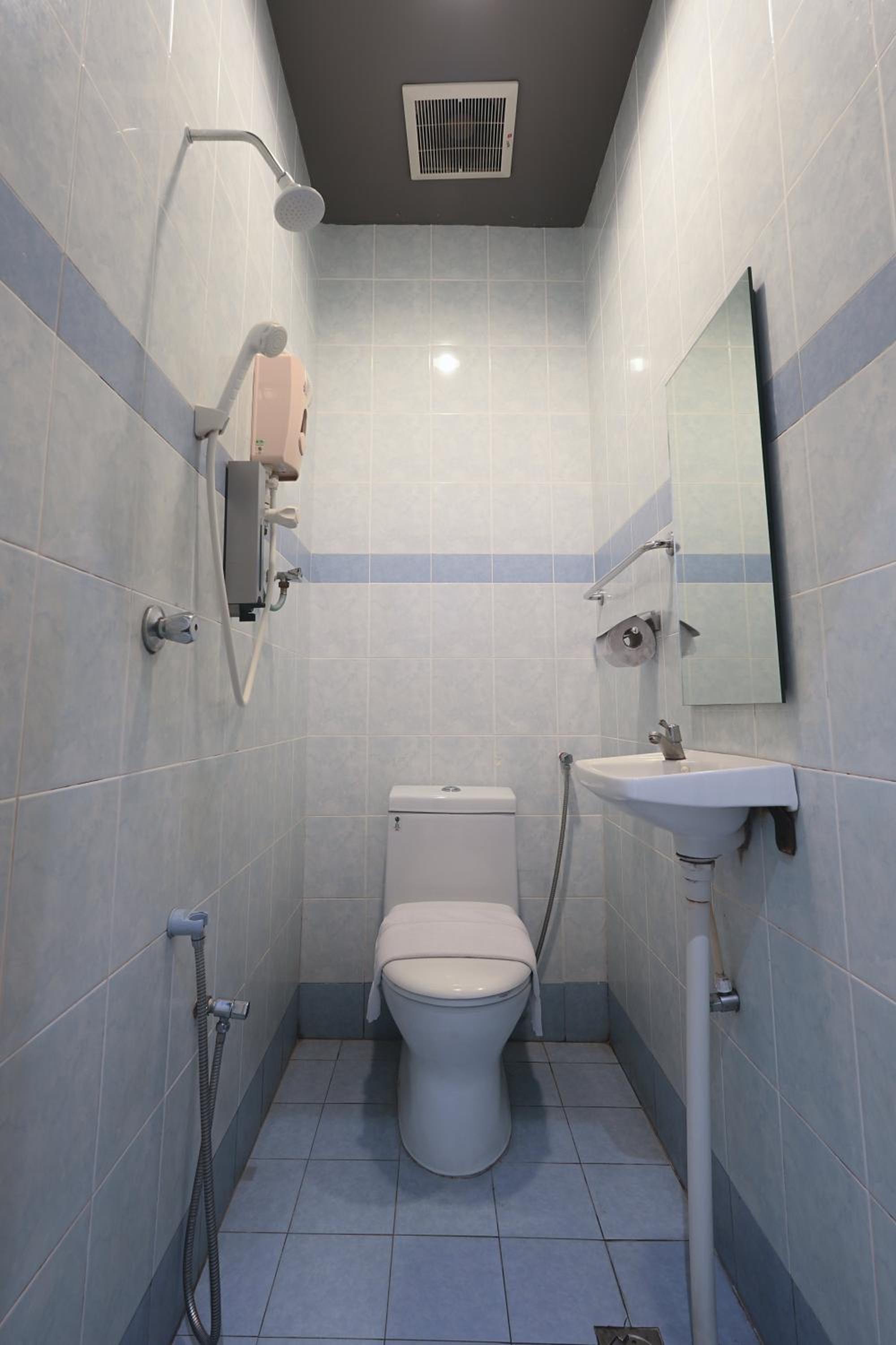 Standard King Room Without Window - Photo 3