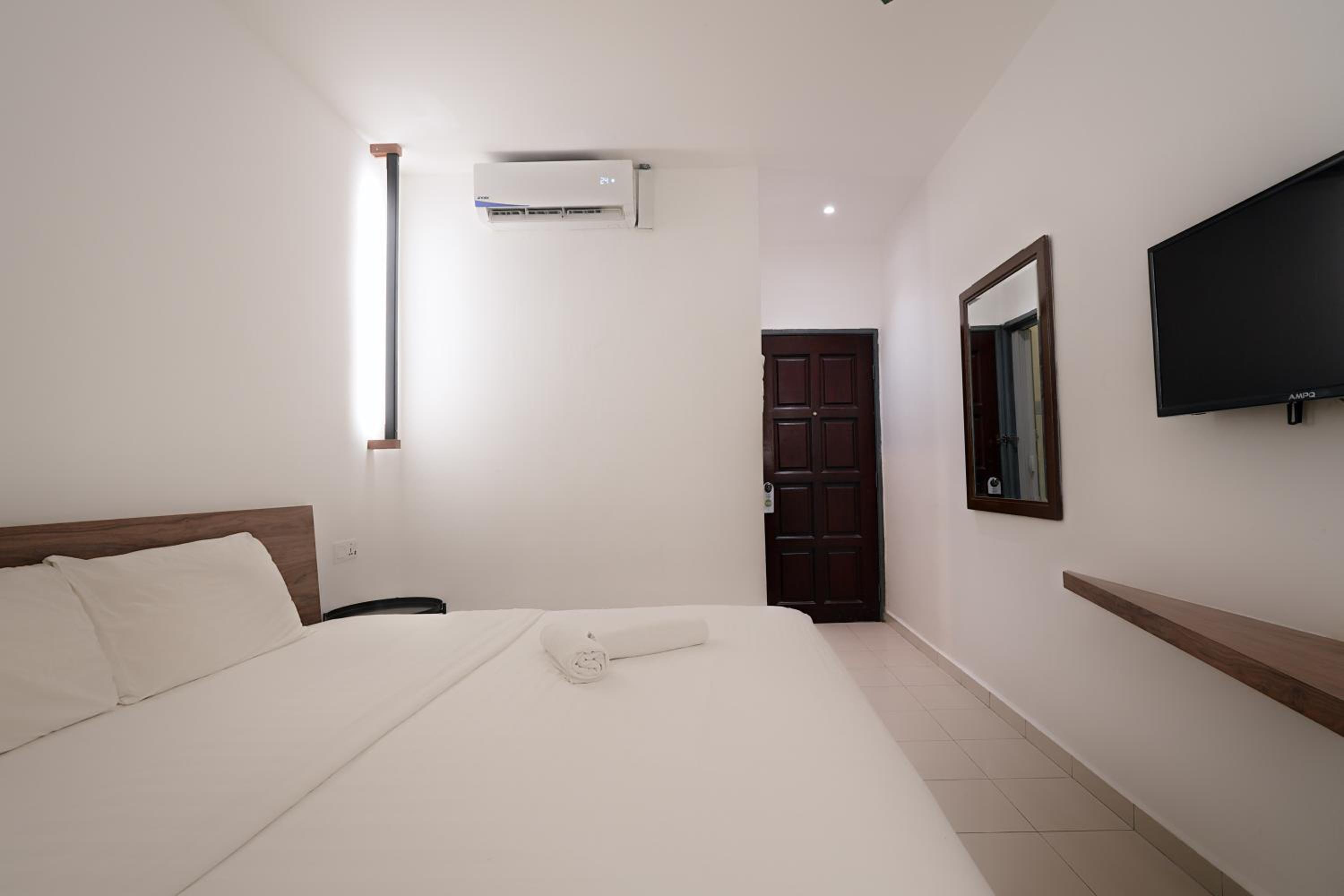Standard King Room Without Window - Photo 4