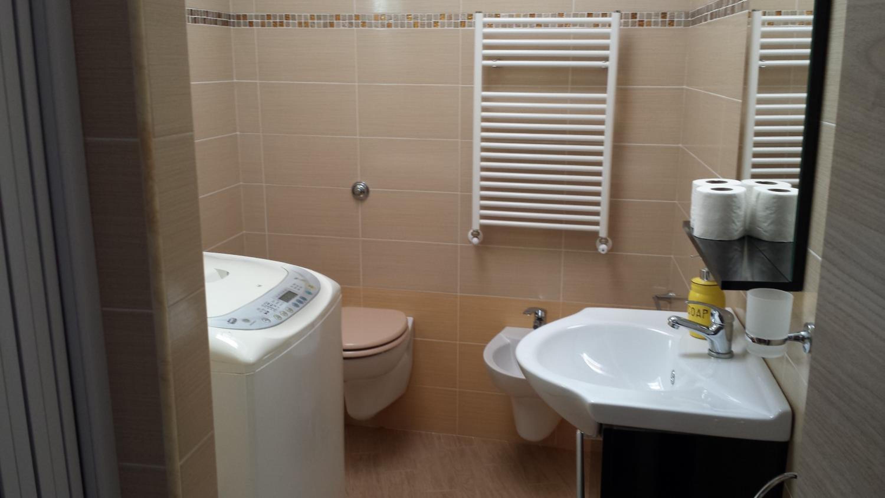 Double Room - Photo 13