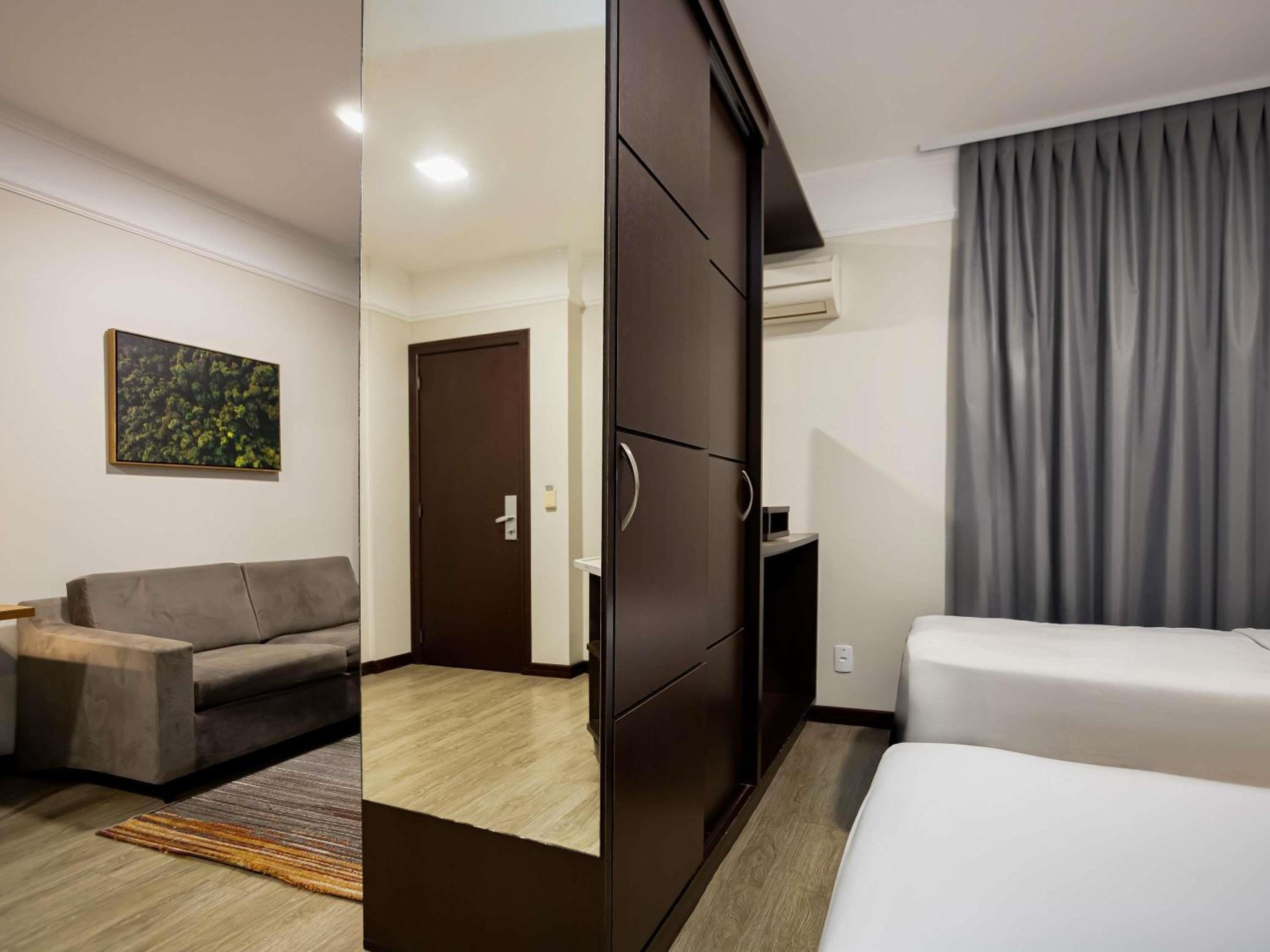 Standard Twin Room - Photo 6