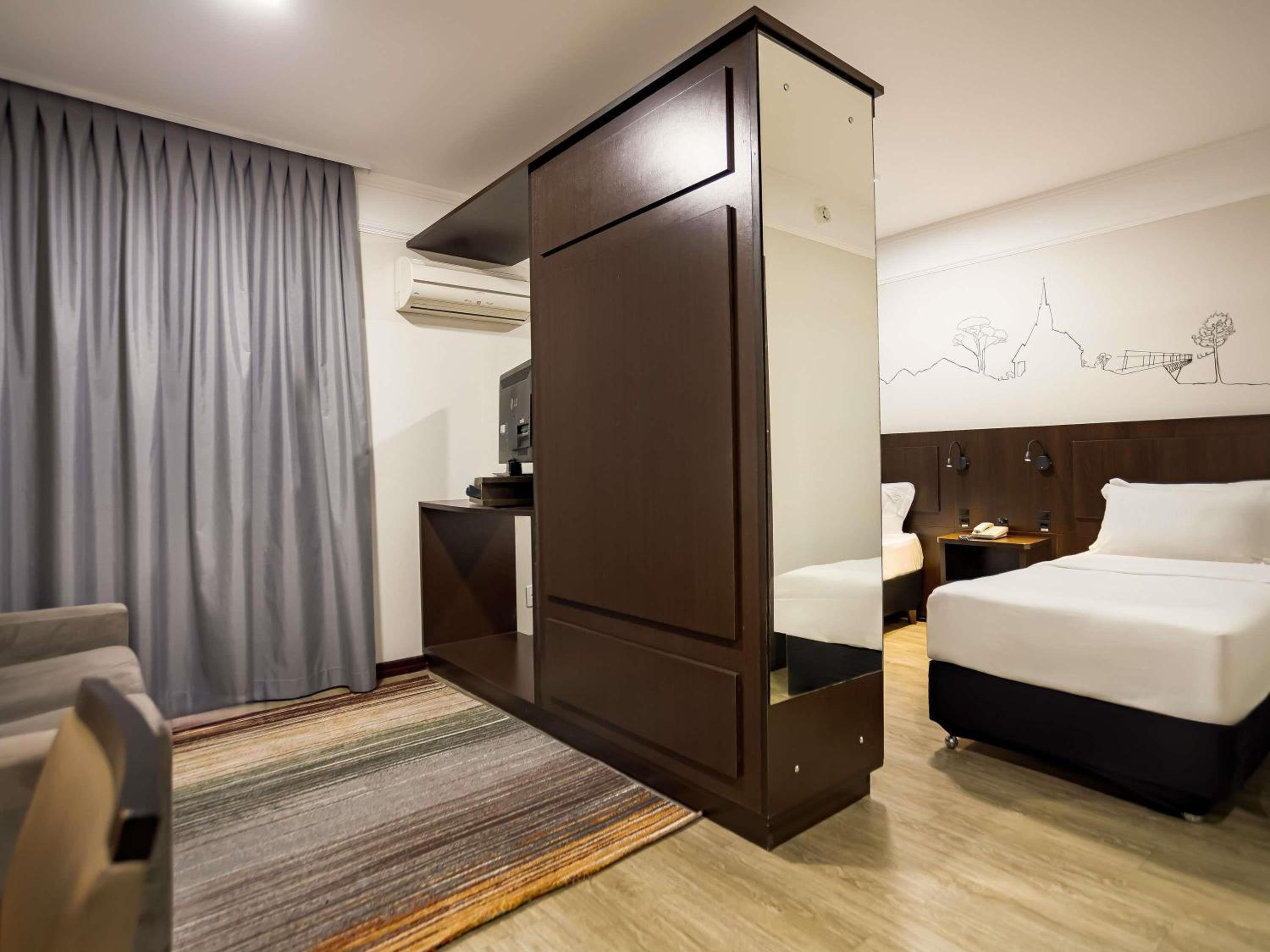 Standard Twin Room - Photo 8