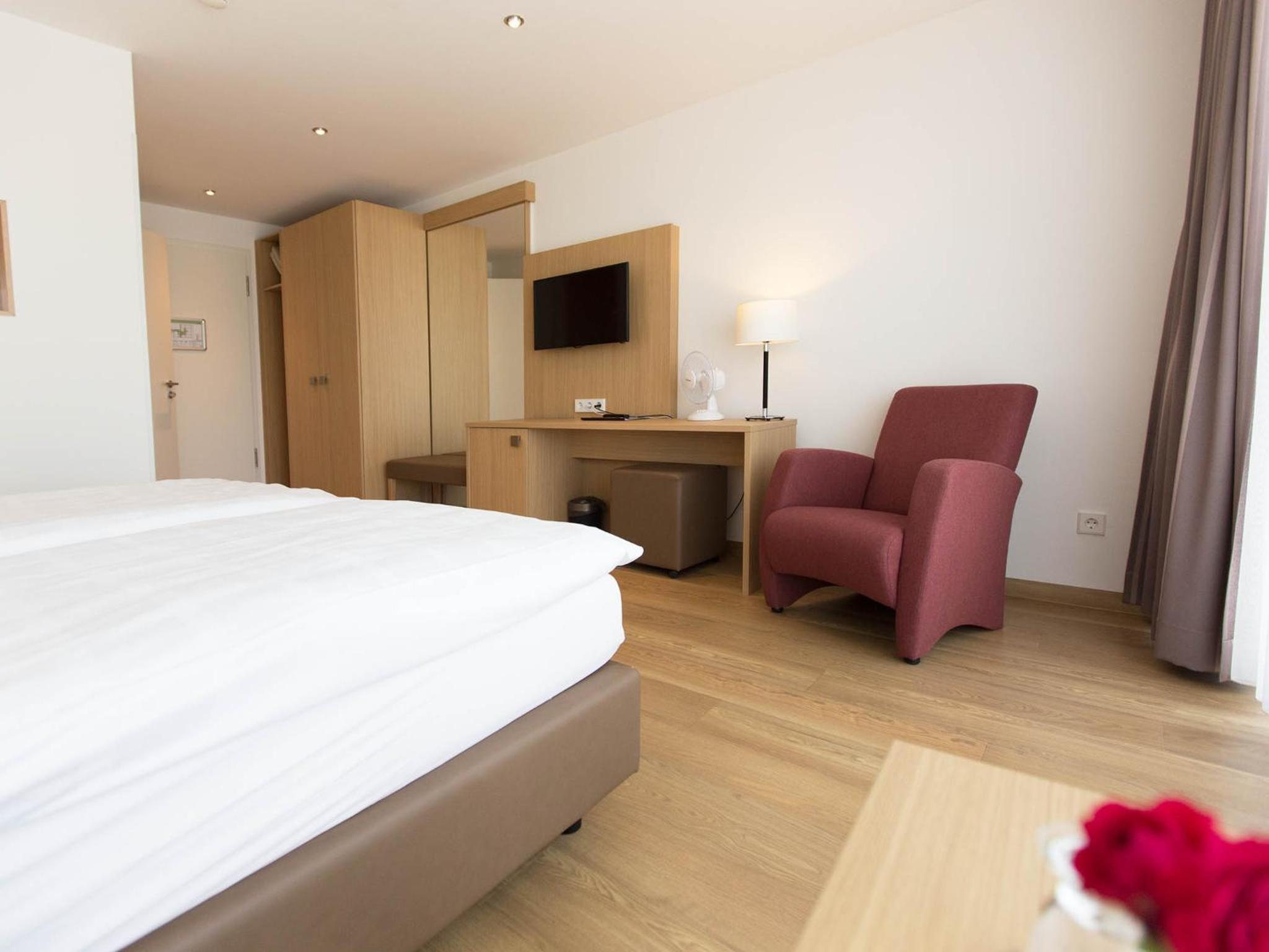 Superior Double Room with Balcony - Photo 8