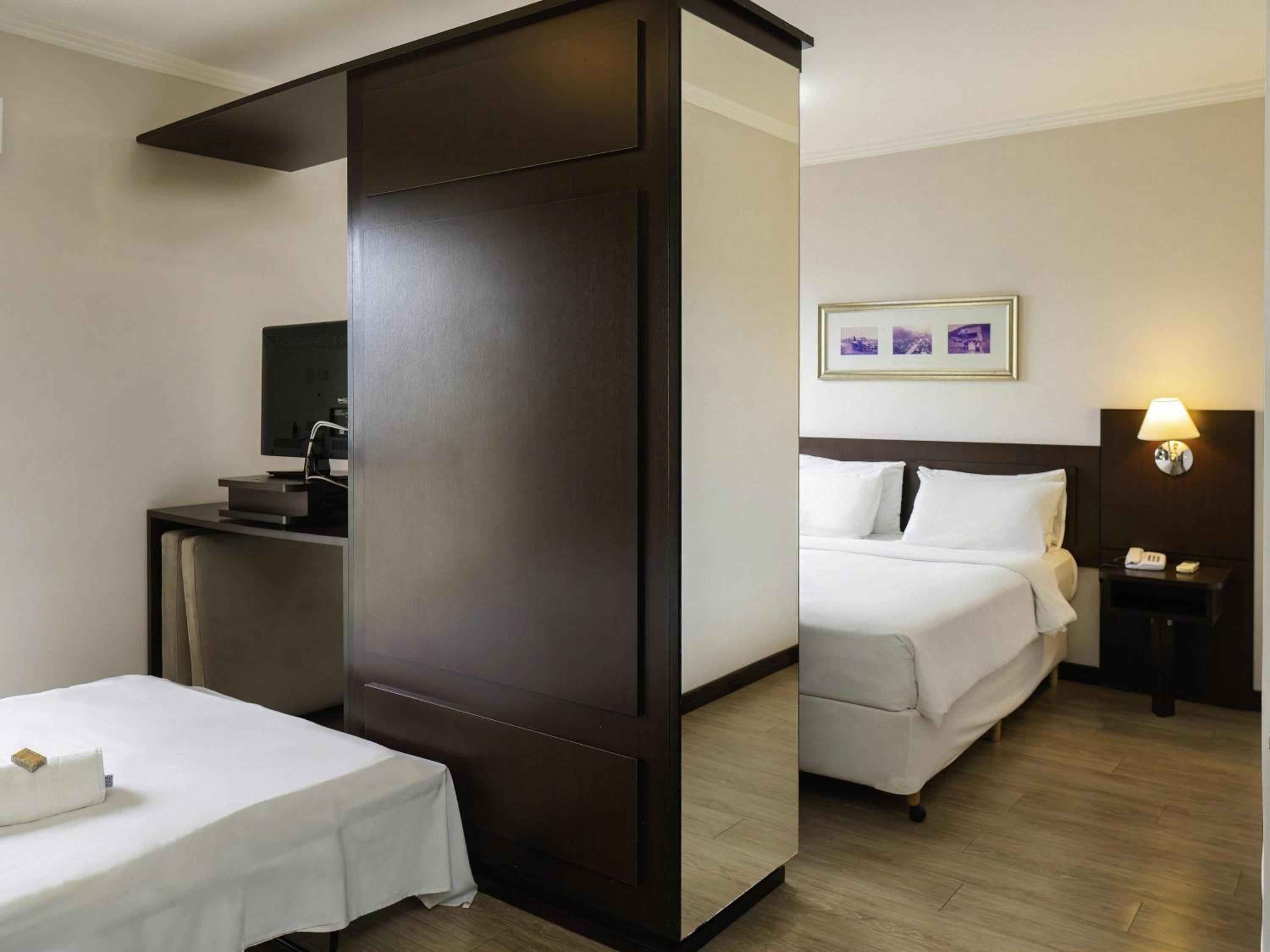 Standard Twin Room - Photo 10