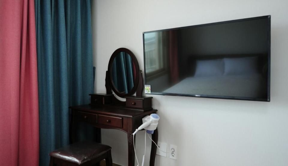 One-Bedroom House - Photo 1