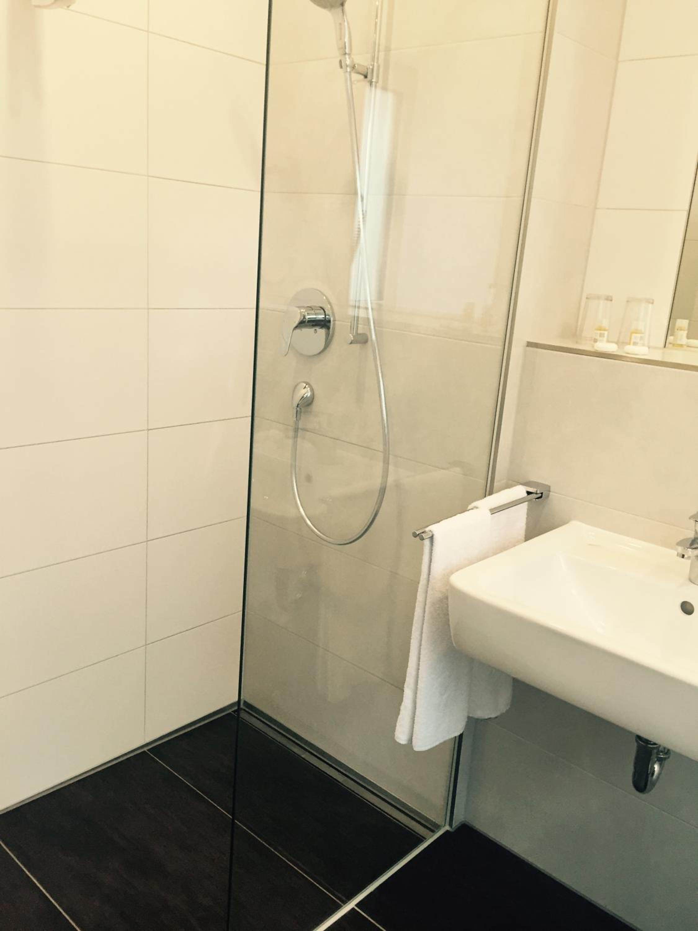 Standard Room - Photo 3