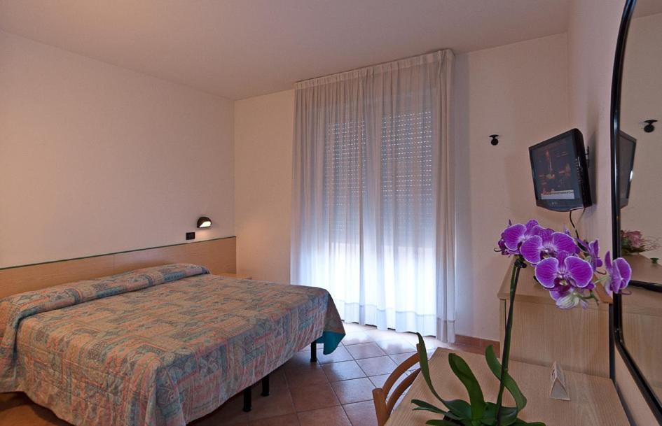 Double or Twin Room - Photo 1