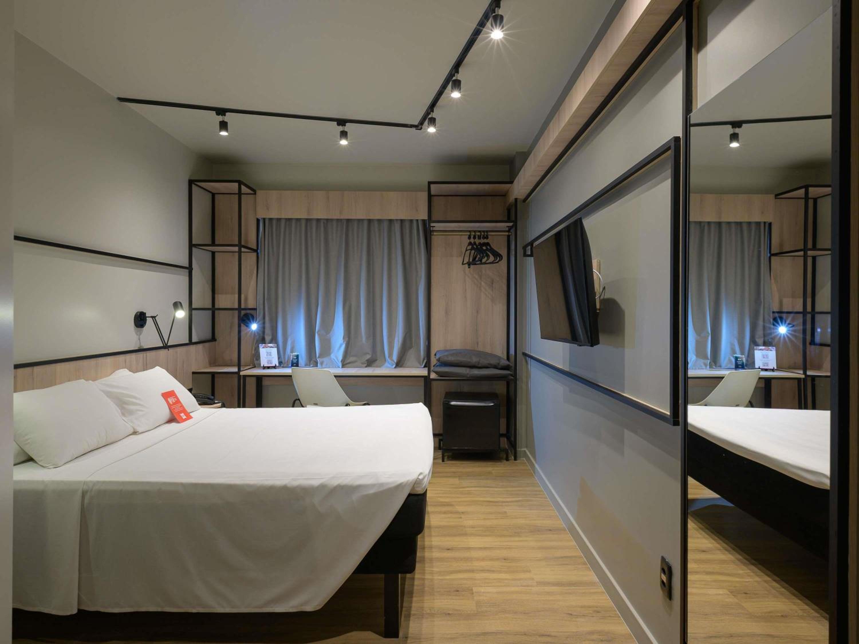 Modern Apartment with One Double Bed photo 2