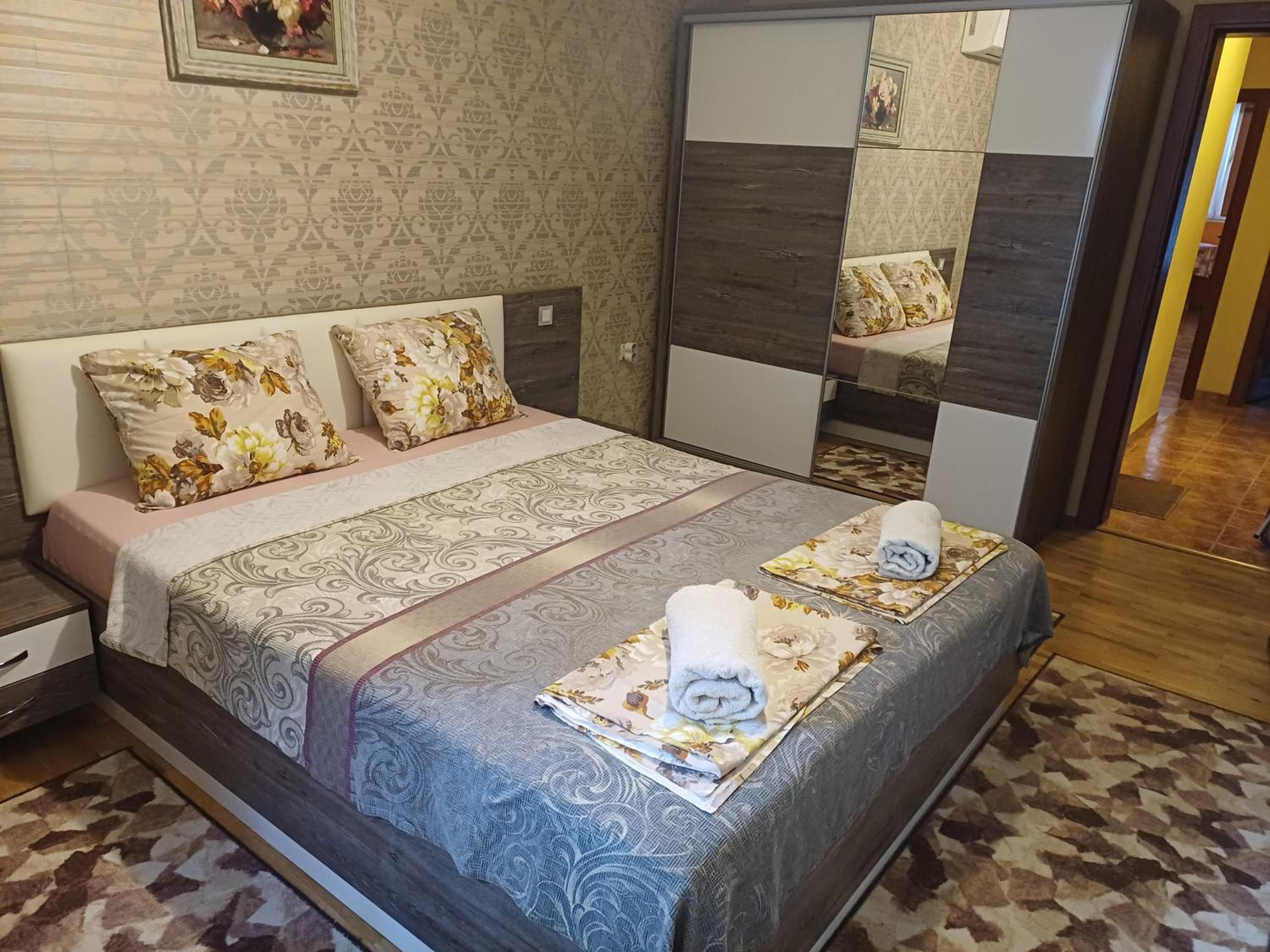 Two-Bedroom Apartment with Balcony photo 2