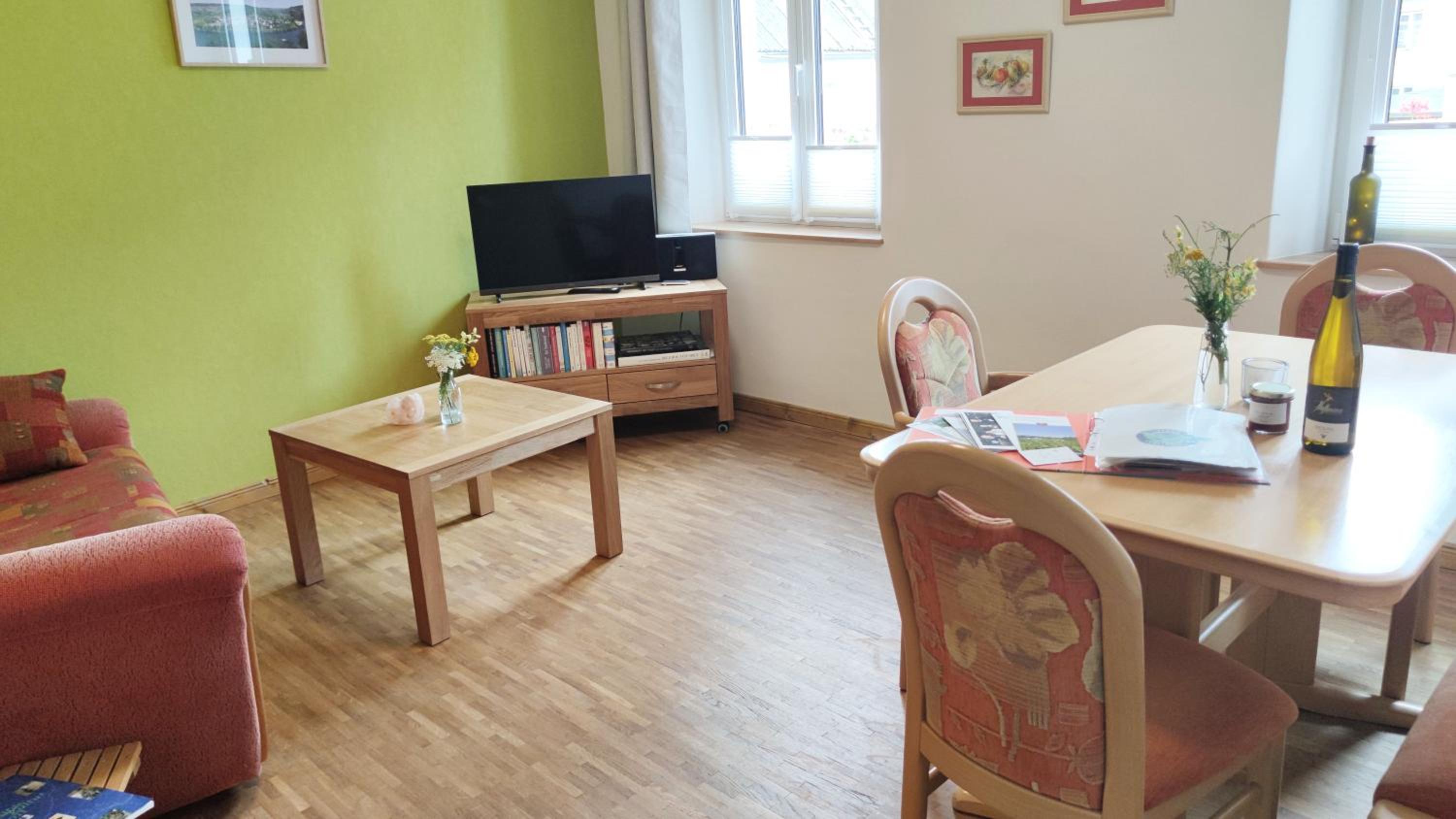 Apartment photo 2