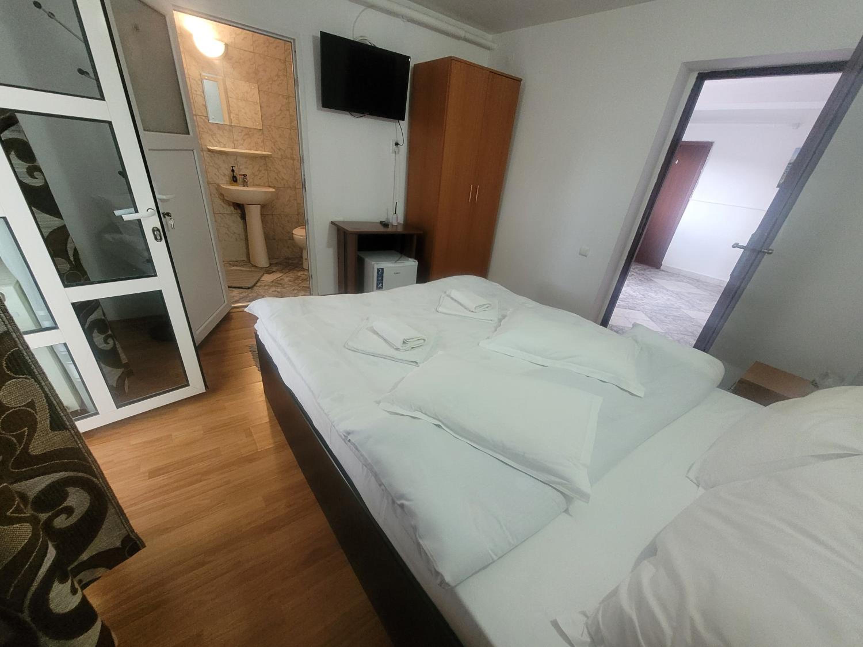 Double Room with Balcony photo 3