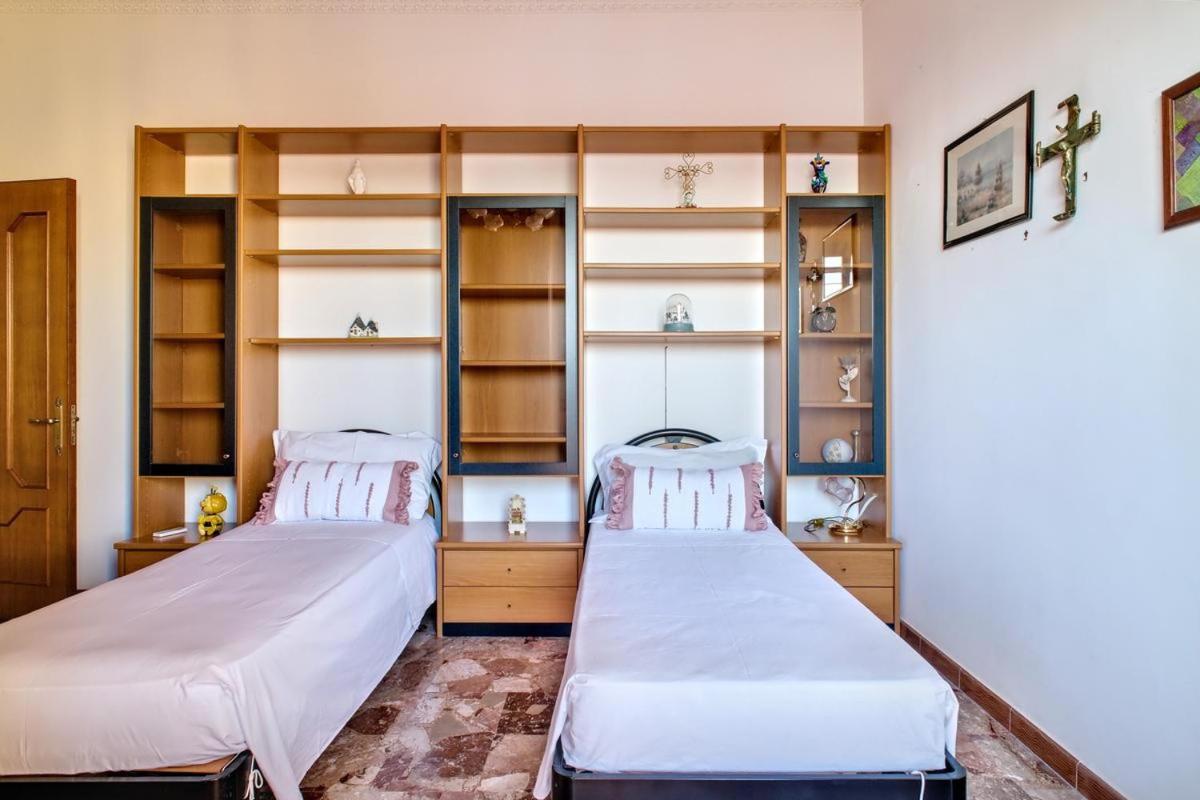 Two-Bedroom Deluxe Apartment with Balcony photo 2