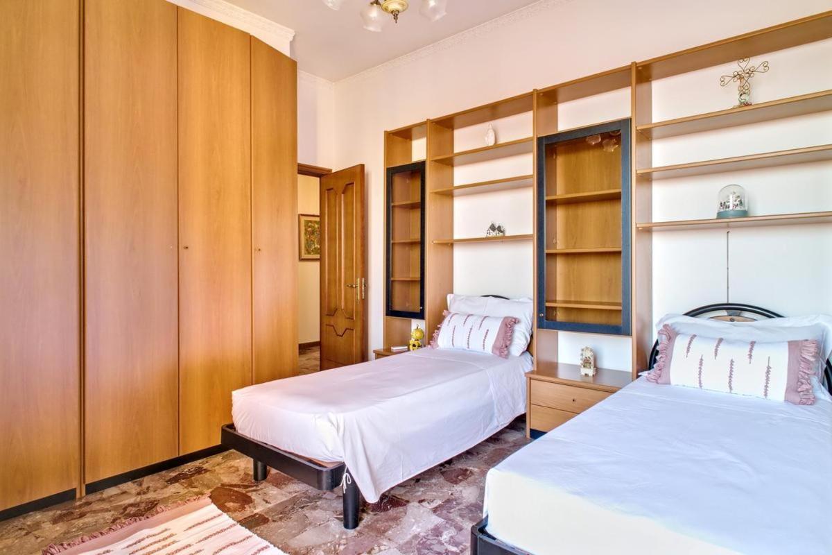 Two-Bedroom Deluxe Apartment with Balcony photo 3