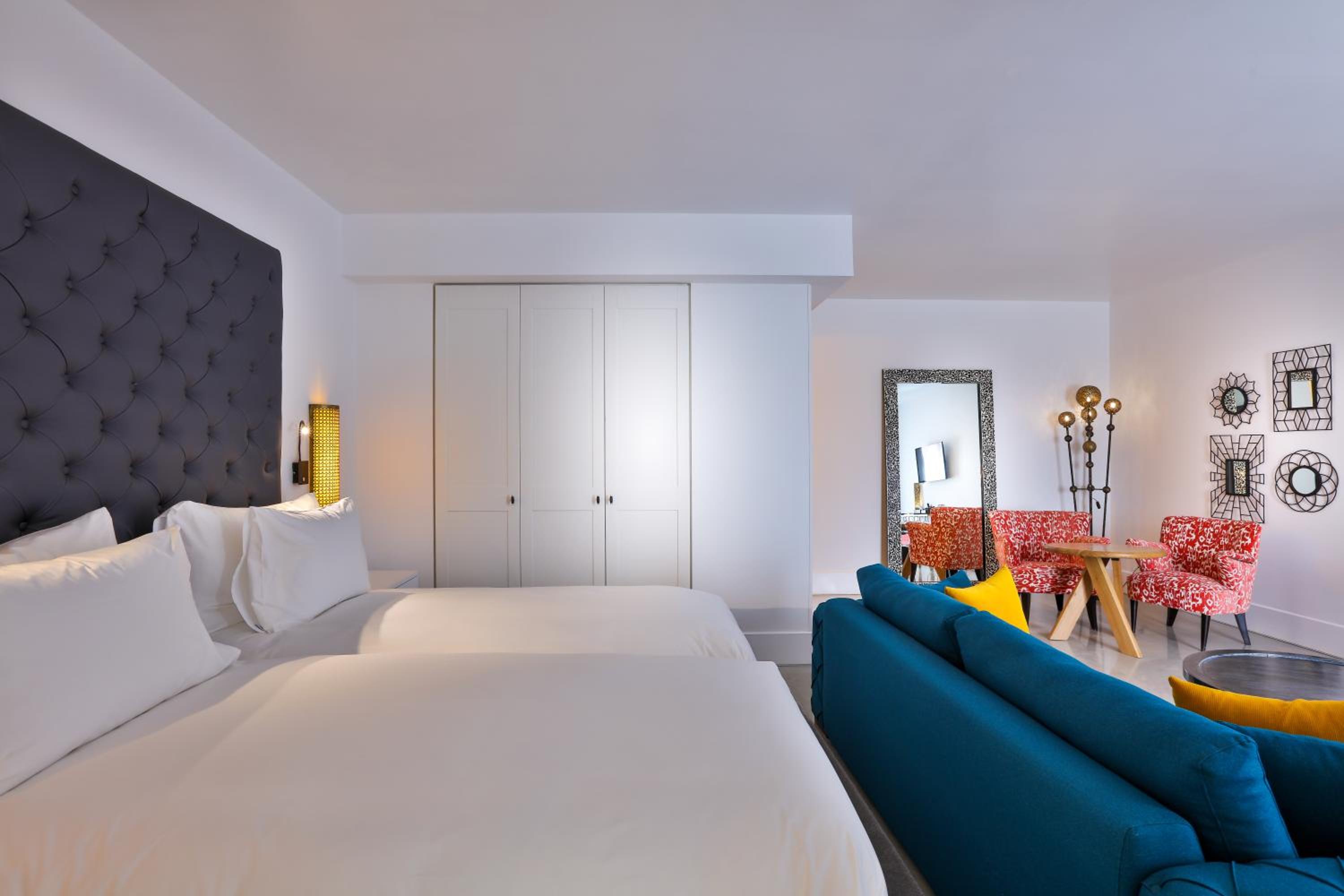 Deluxe Suite - Photo 2