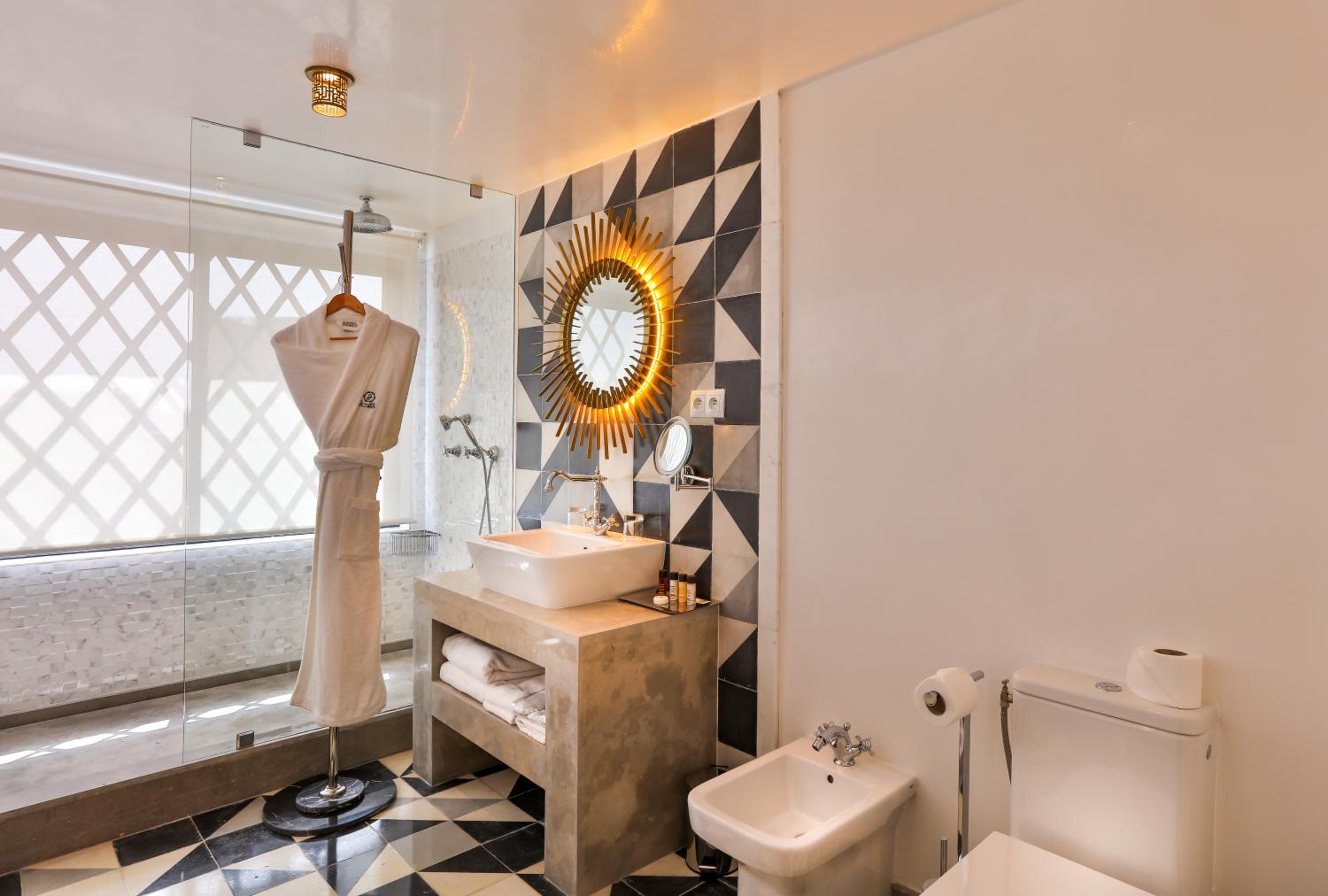 Deluxe Suite - Photo 1