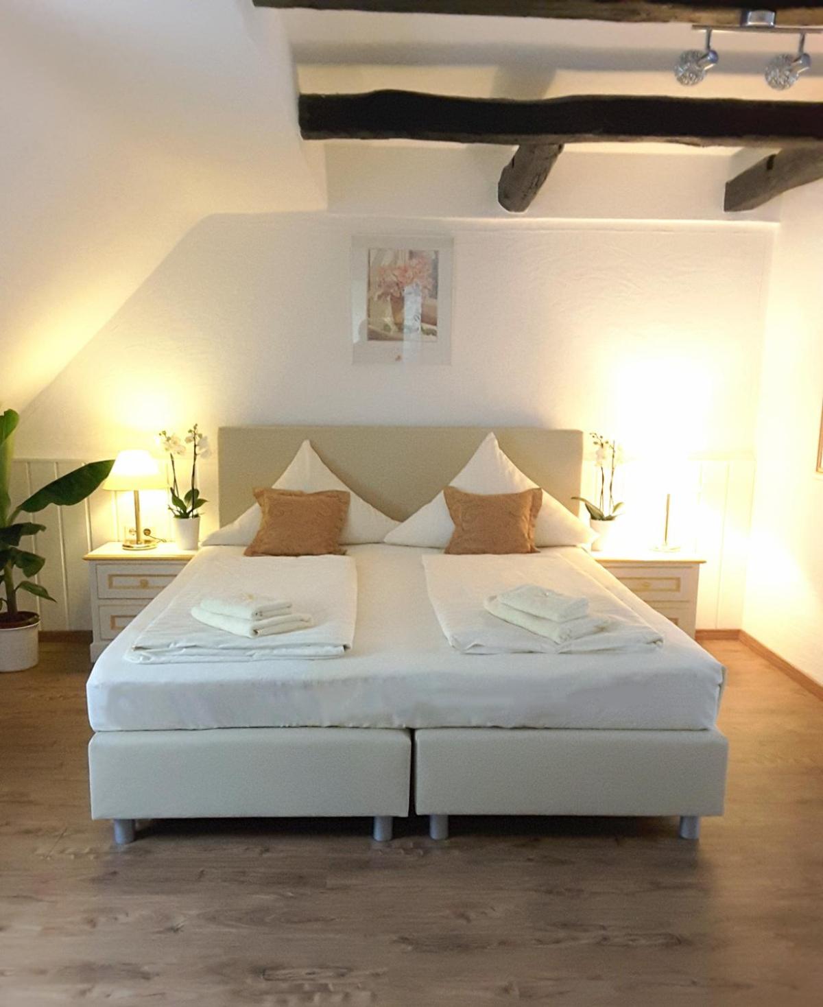 Double Room - Photo 4