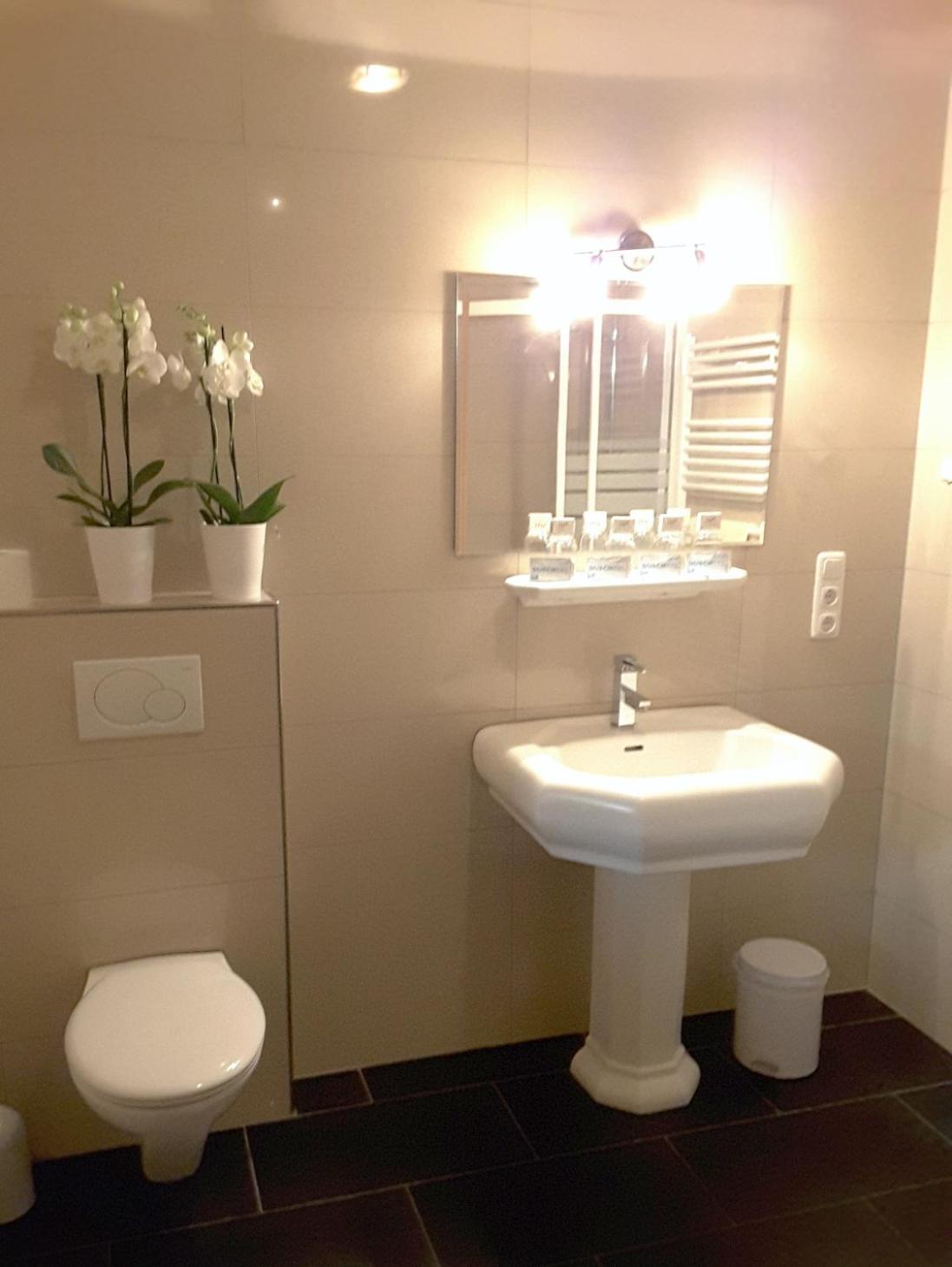 Double Room - Photo 6