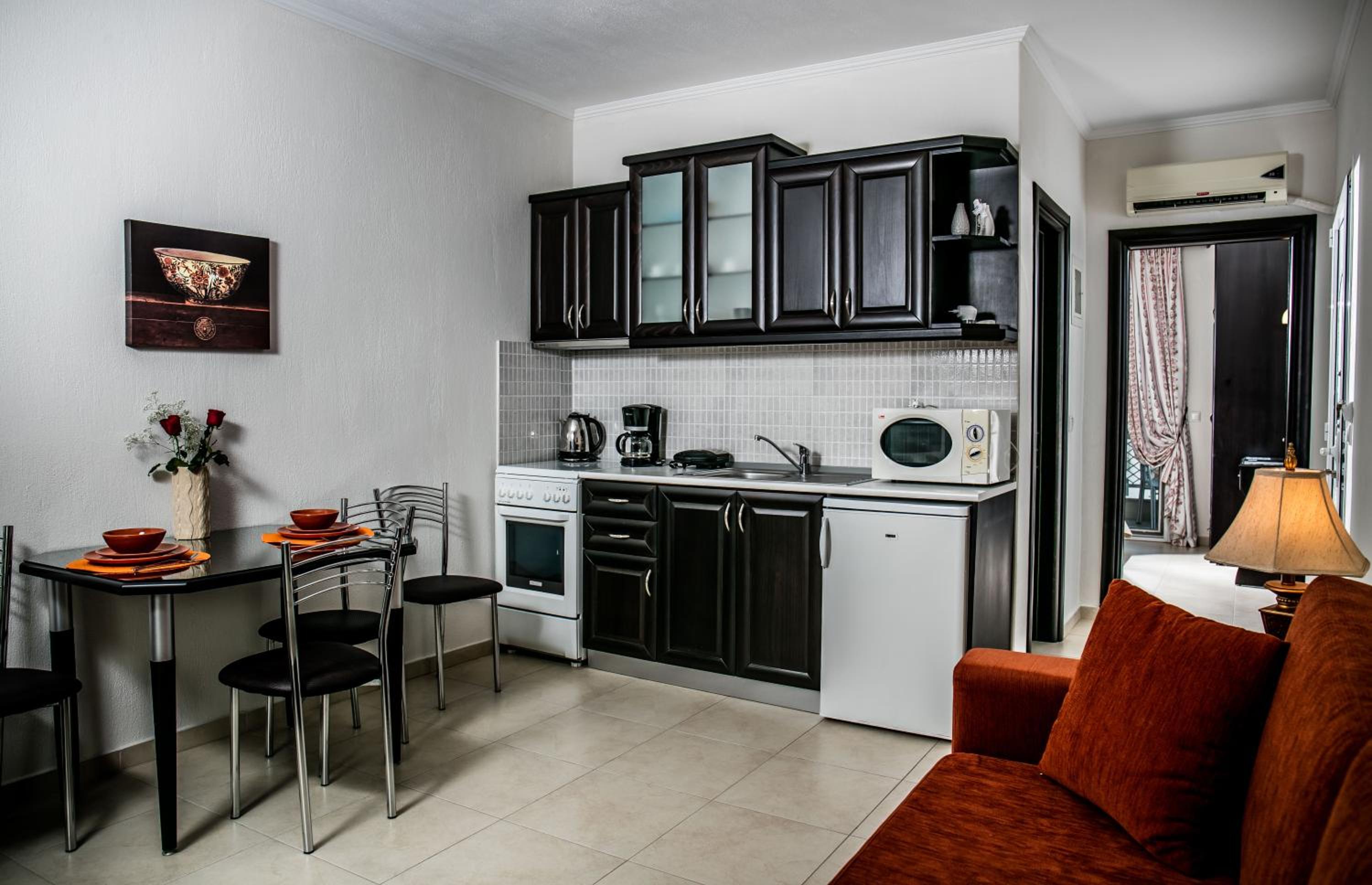 One-Bedroom Apartment (4 Adults) photo 2