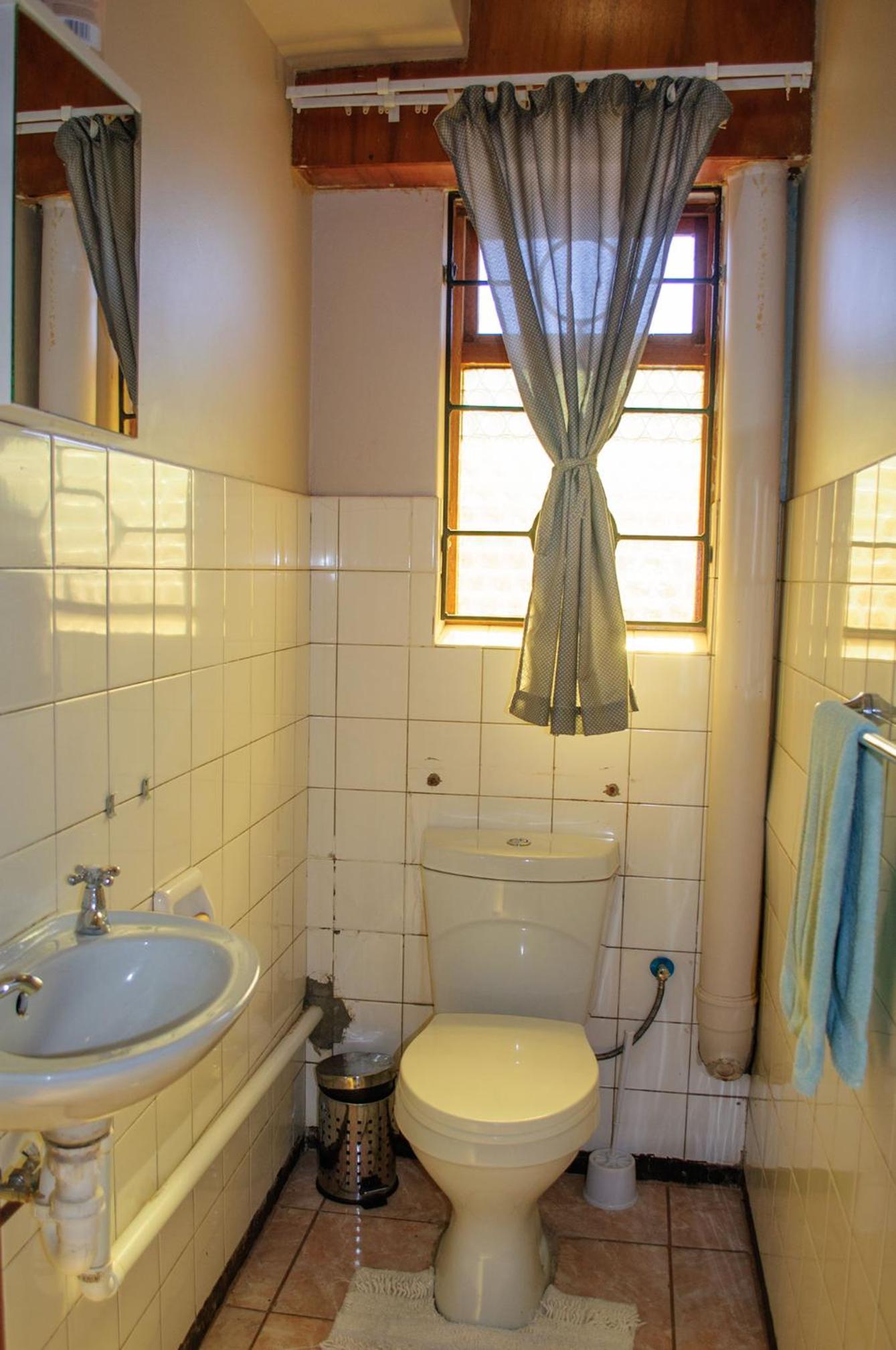 Three-Bedroom Apartment - High Floor photo 3