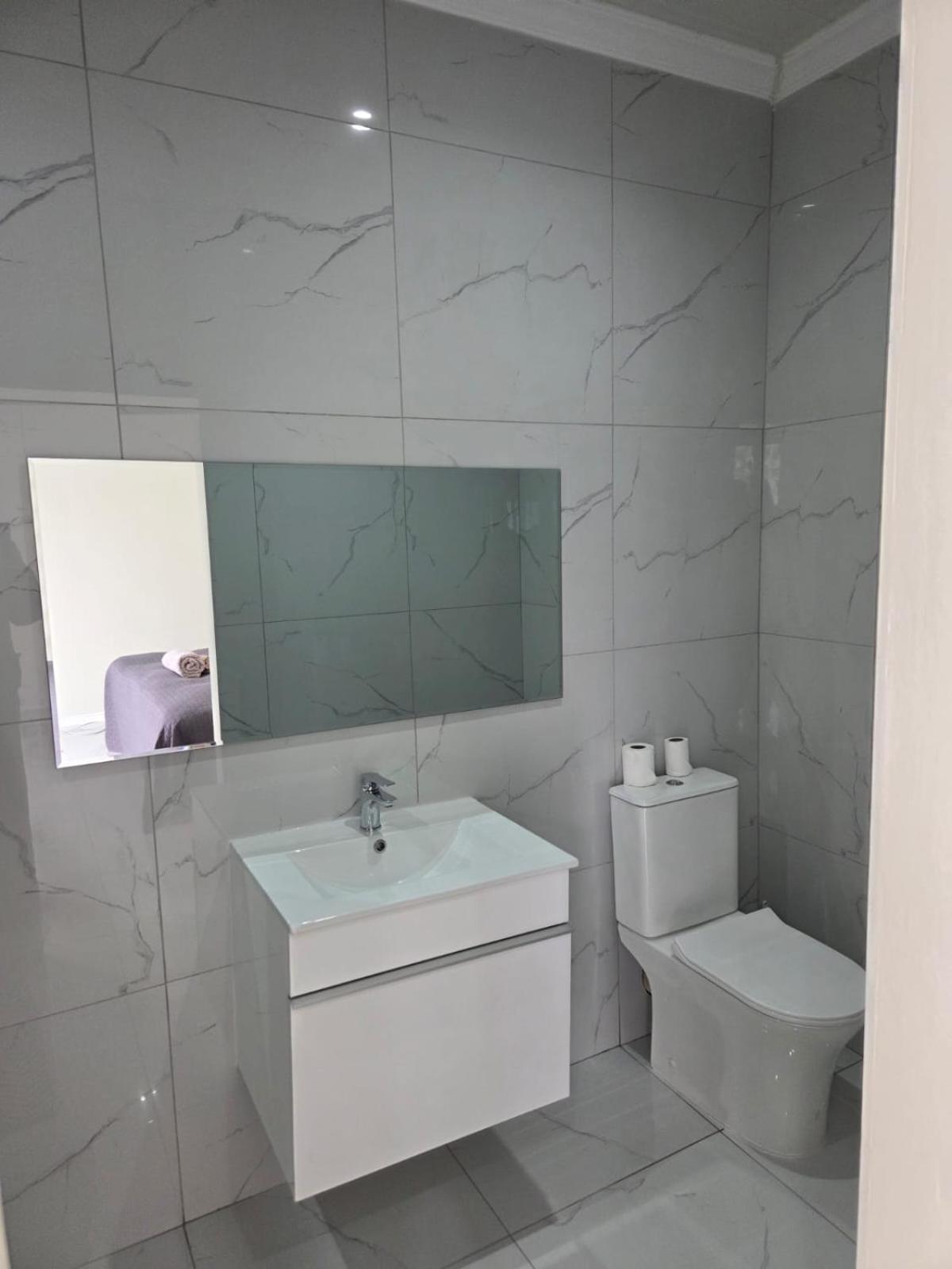Deluxe Double or Twin Room photo 3