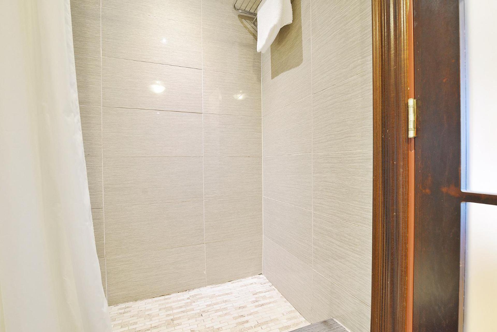Double Room with Two Double Beds - Photo 4