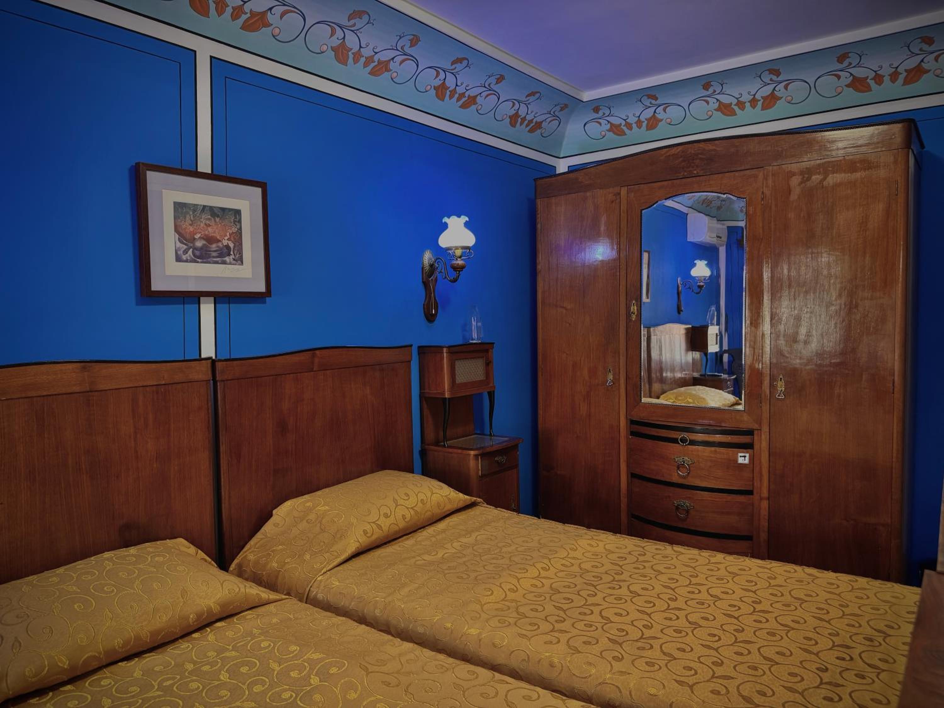 Deluxe Double or Twin Room with Balcony - Photo 3