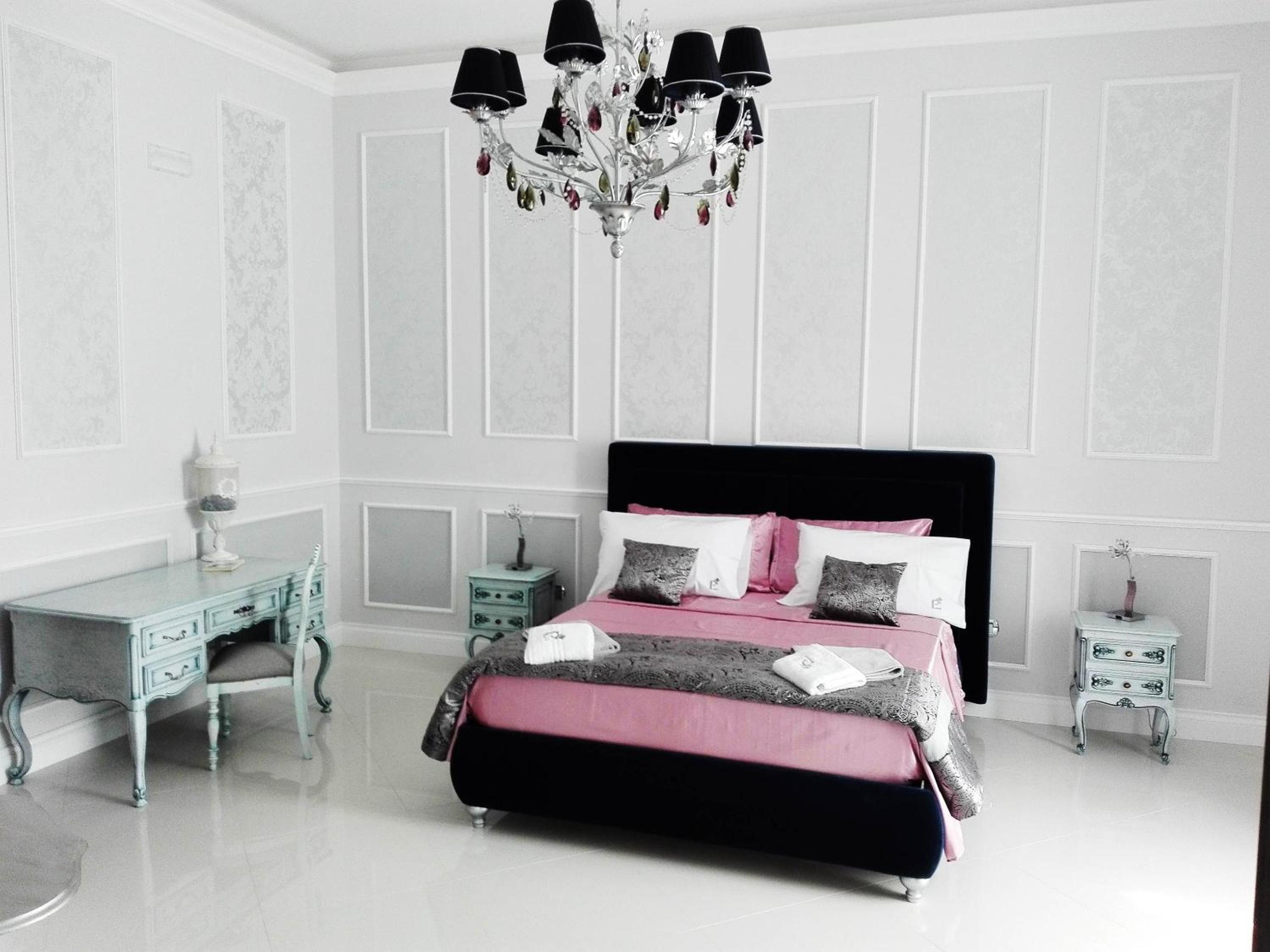 Double Room with Spa Bath photo 2
